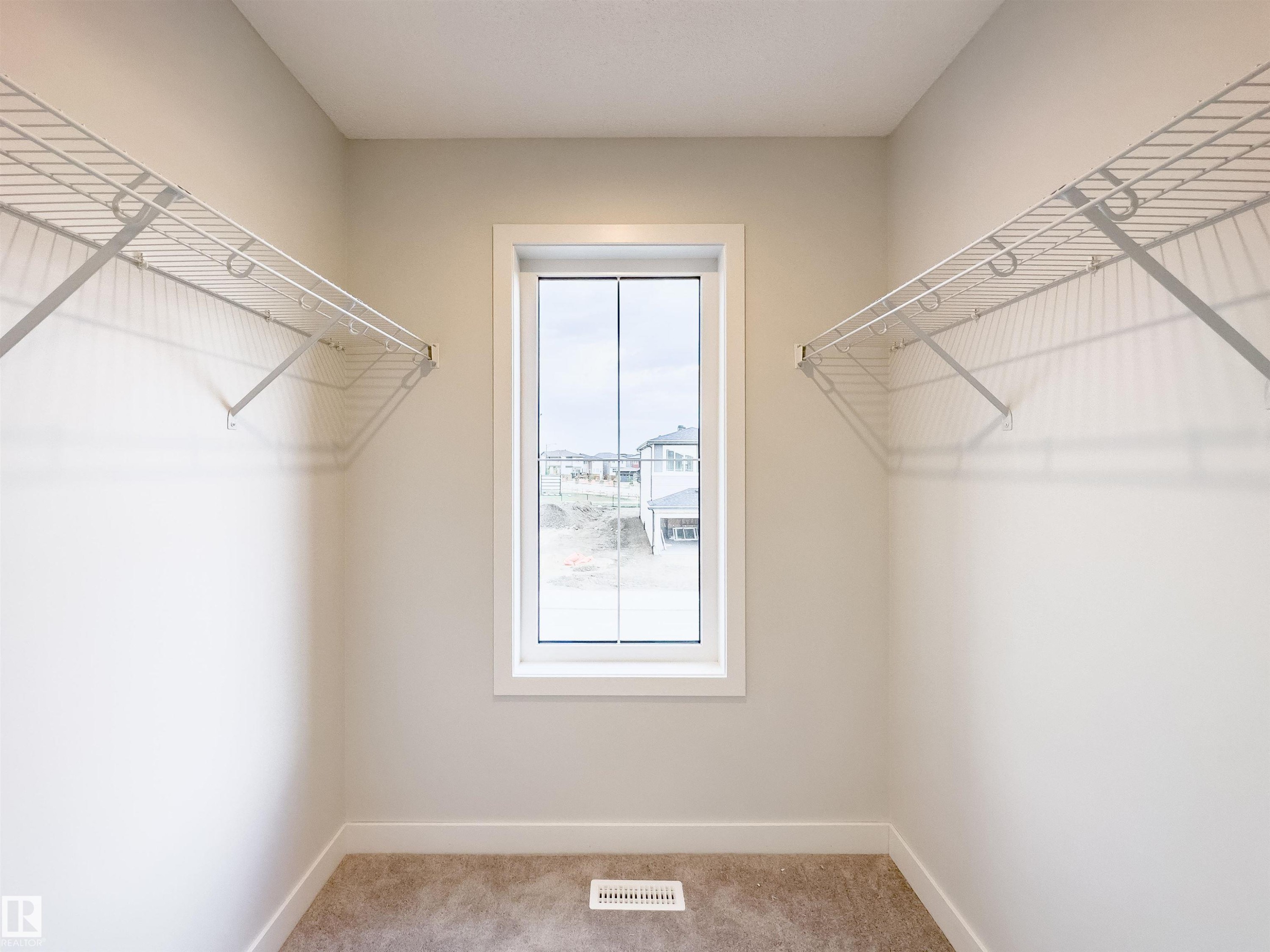 












18136 74 Street

,
Edmonton,




AB
T5Z 0T4

