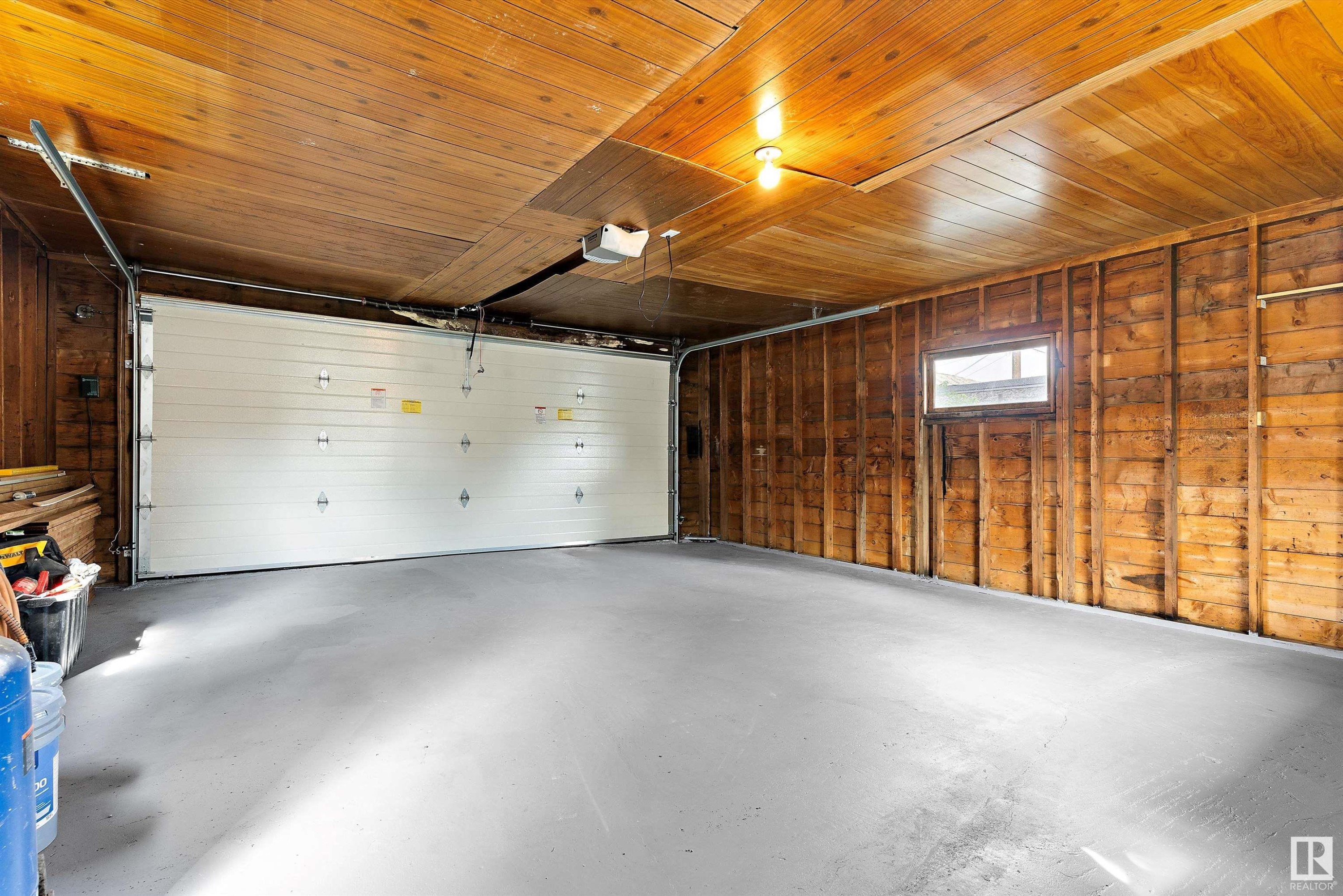 












13236 67 Street

,
Edmonton,




AB
T5C 0C4

