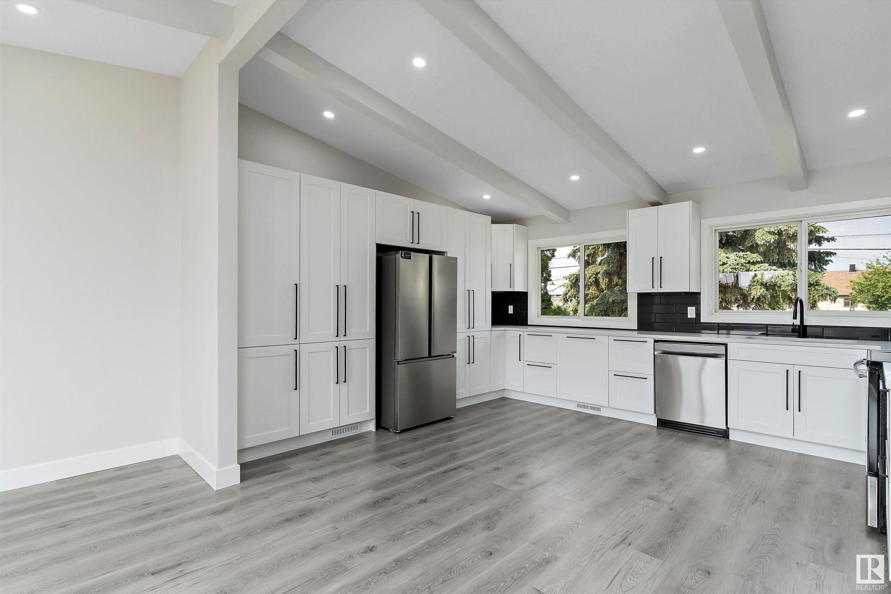 












13236 67 Street

,
Edmonton,




AB
T5C 0C4

