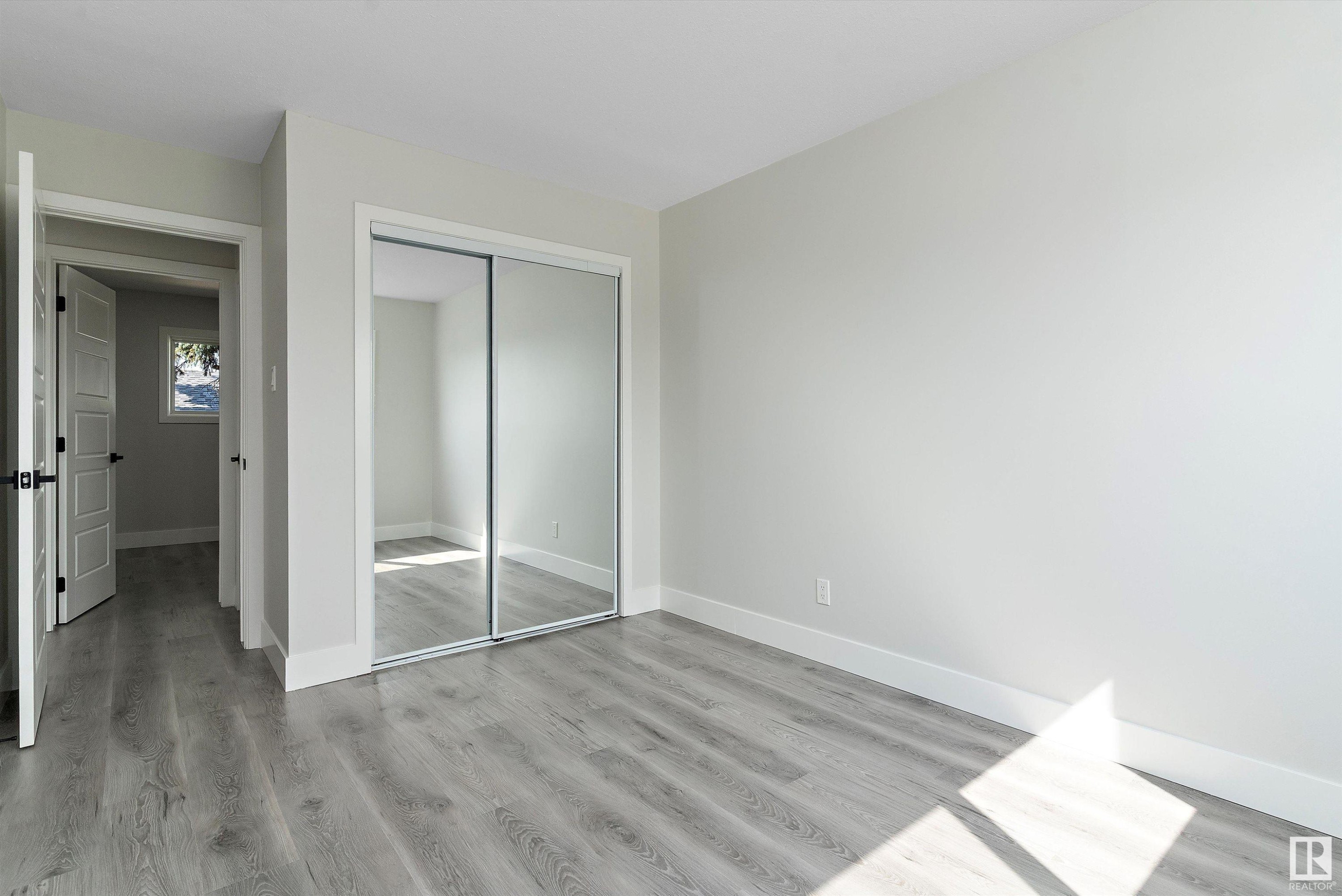 












13236 67 Street

,
Edmonton,




AB
T5C 0C4

