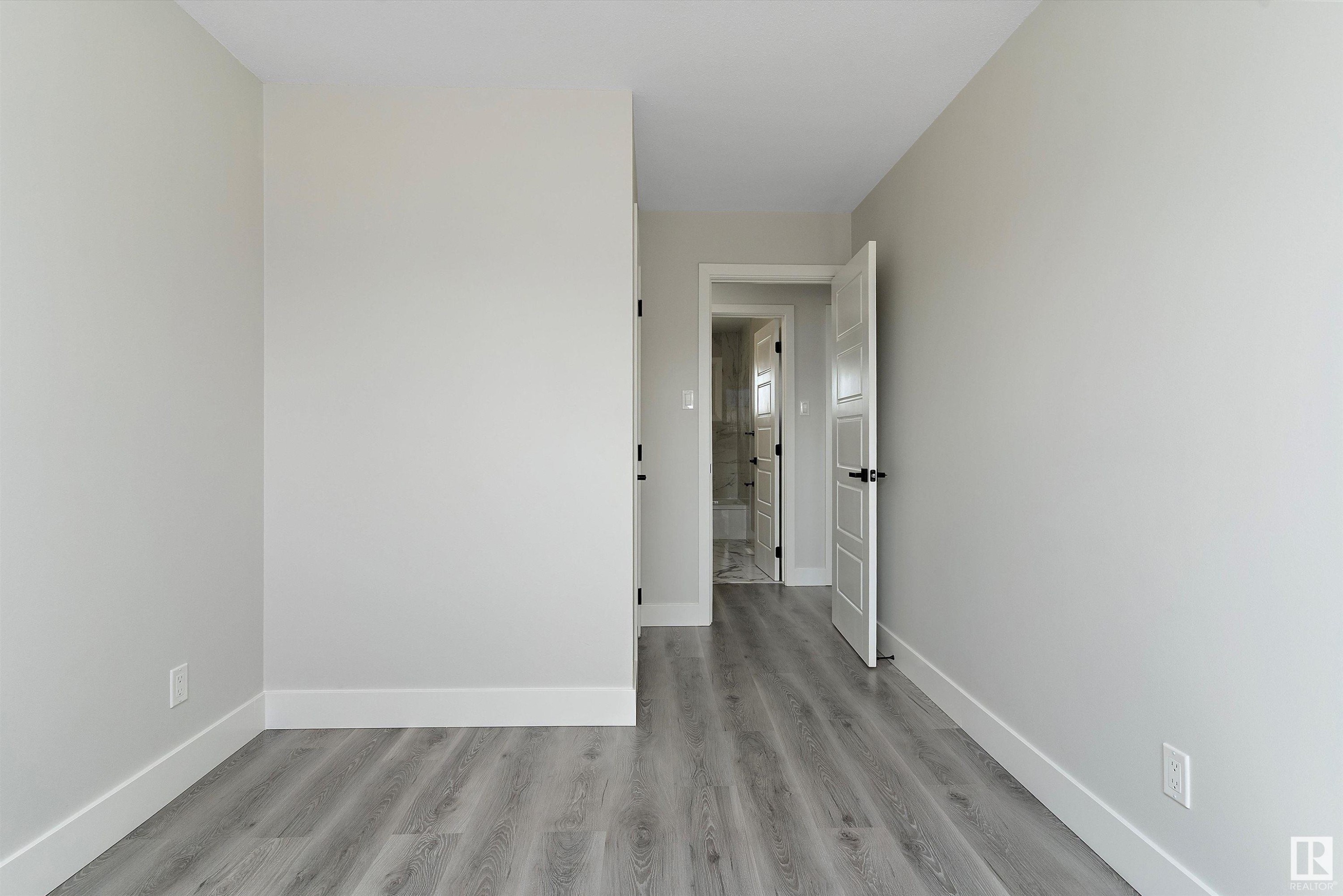 












13236 67 Street

,
Edmonton,




AB
T5C 0C4

