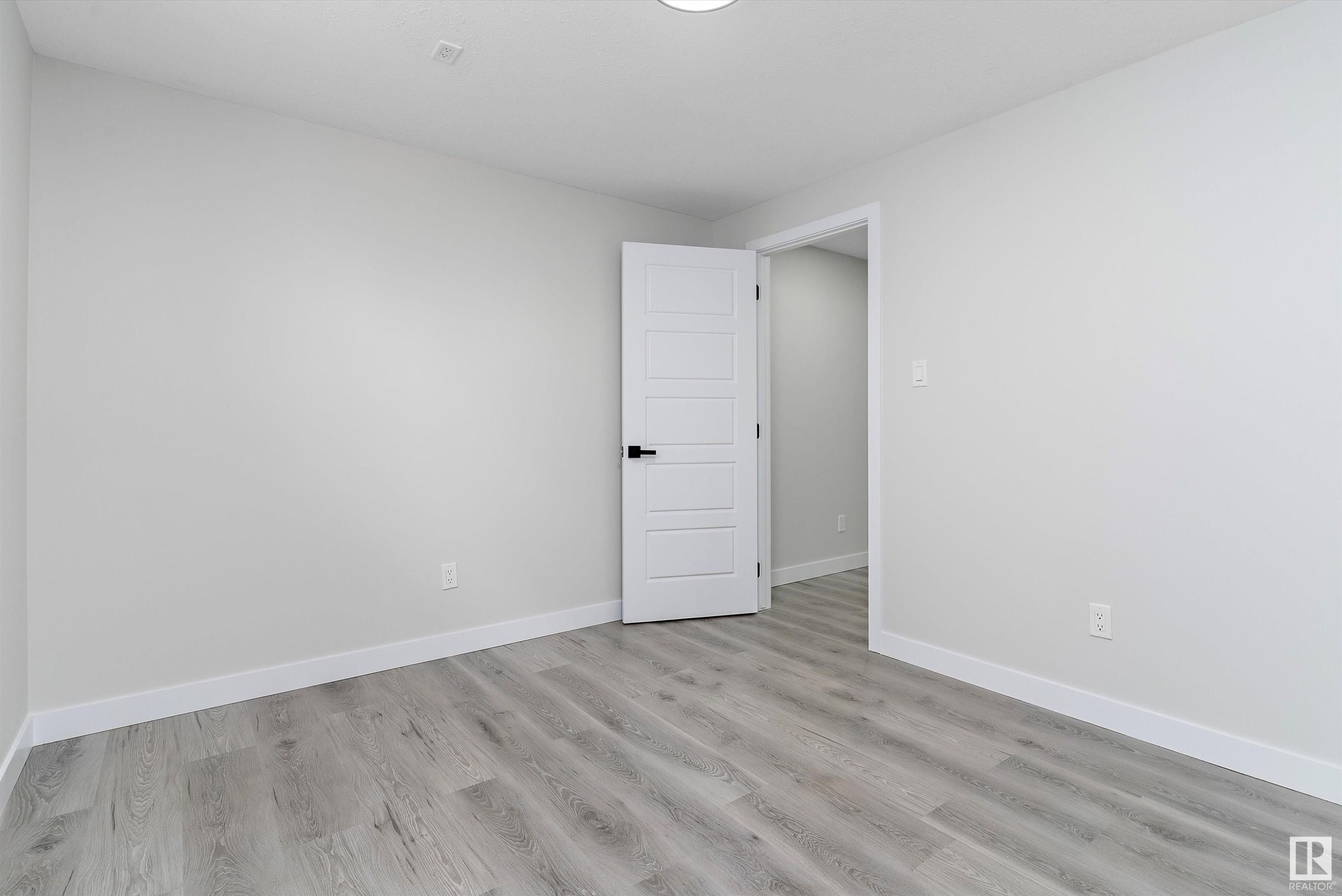 












13236 67 Street

,
Edmonton,




AB
T5C 0C4

