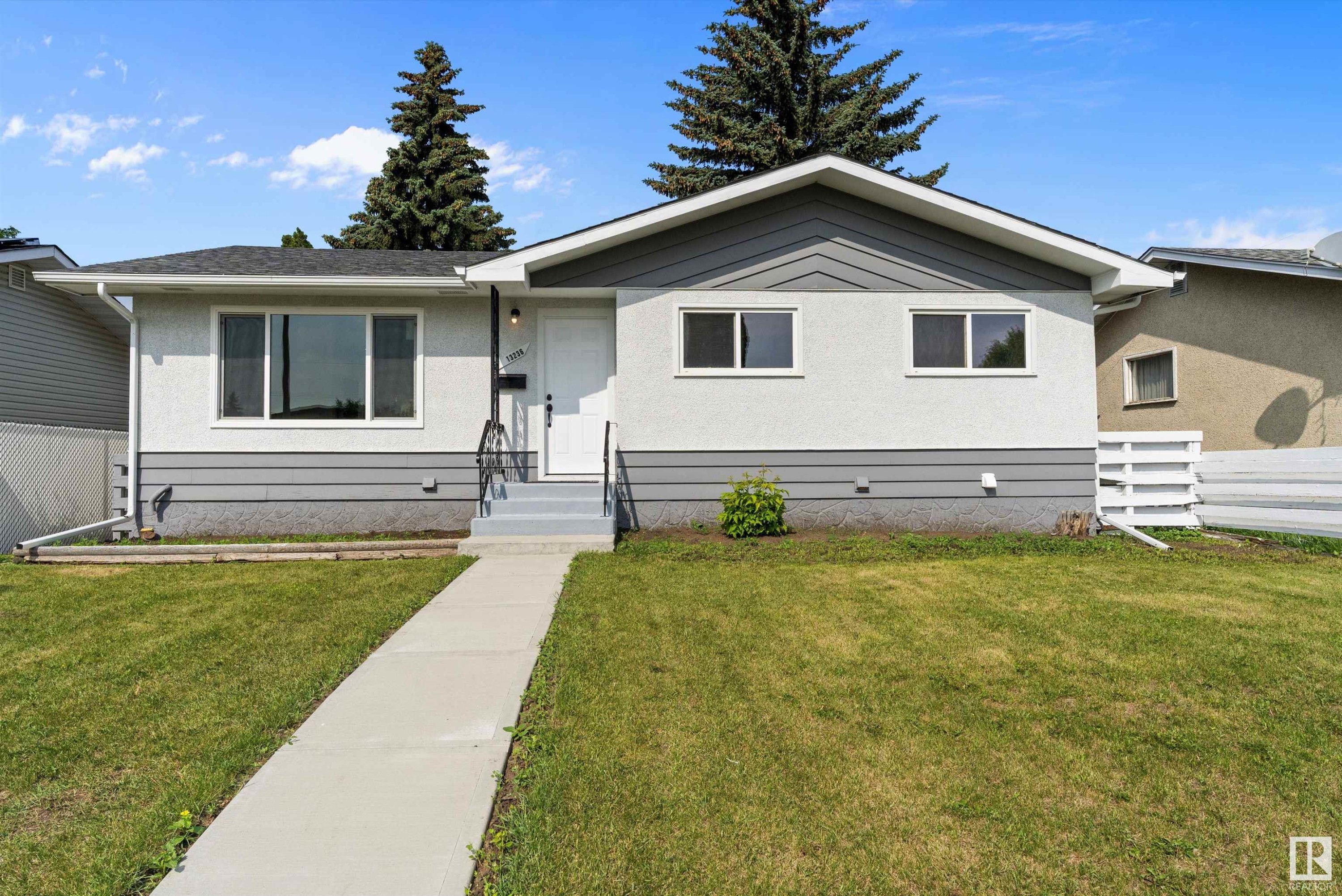 












13236 67 Street

,
Edmonton,




AB
T5C 0C4

