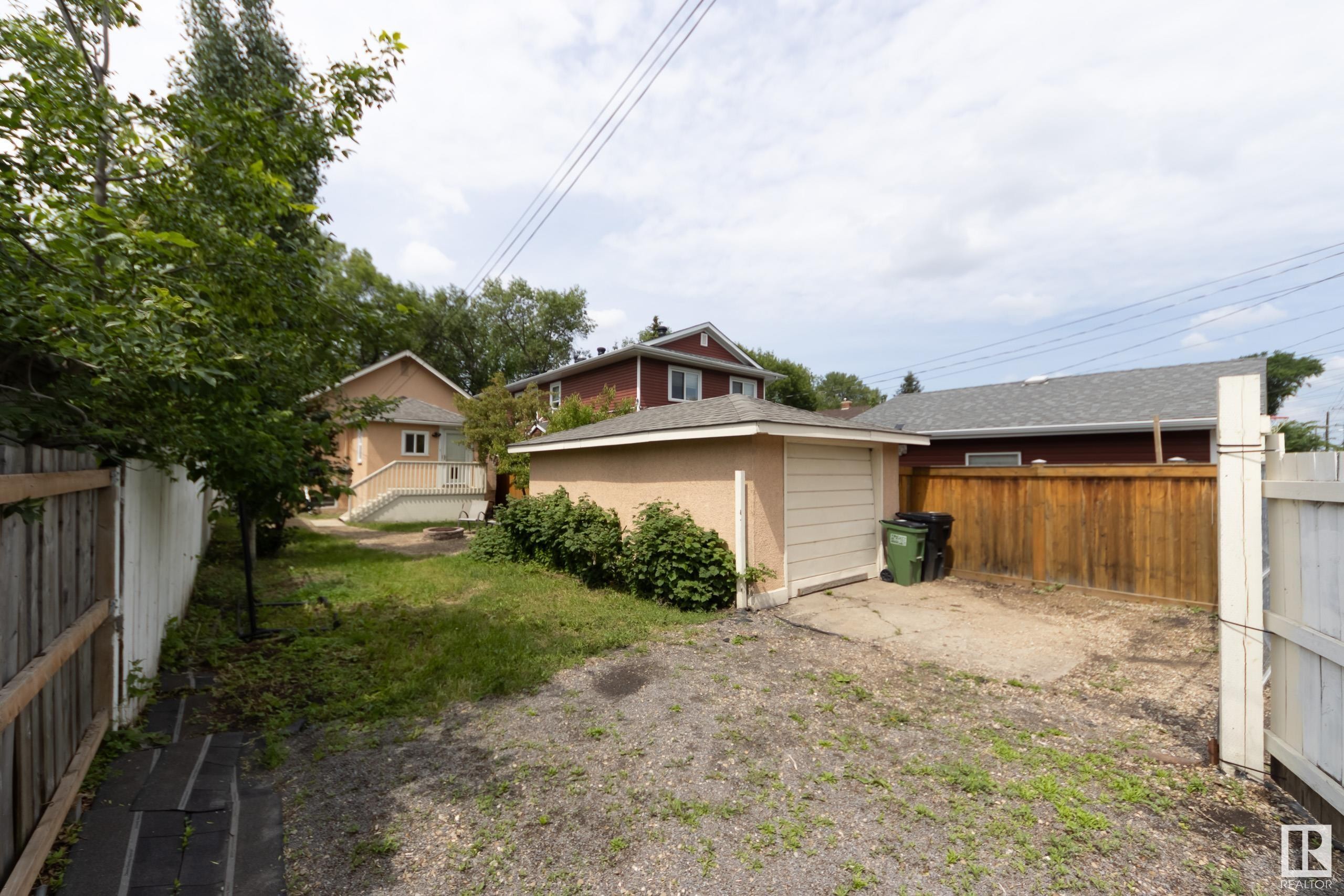












11625 91 Street

,
Edmonton,




AB
T5B 4A9

