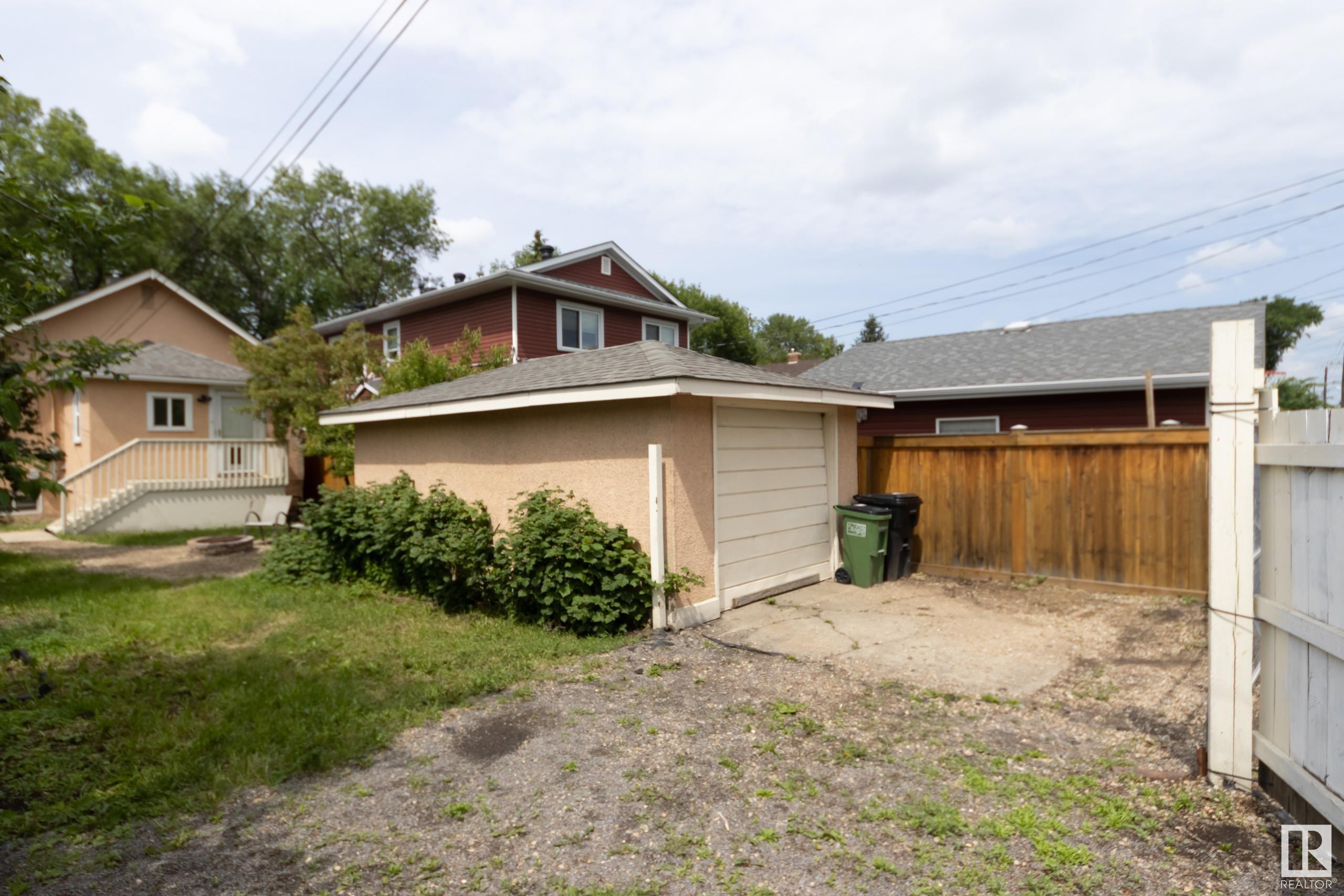 












11625 91 Street

,
Edmonton,




AB
T5B 4A9

