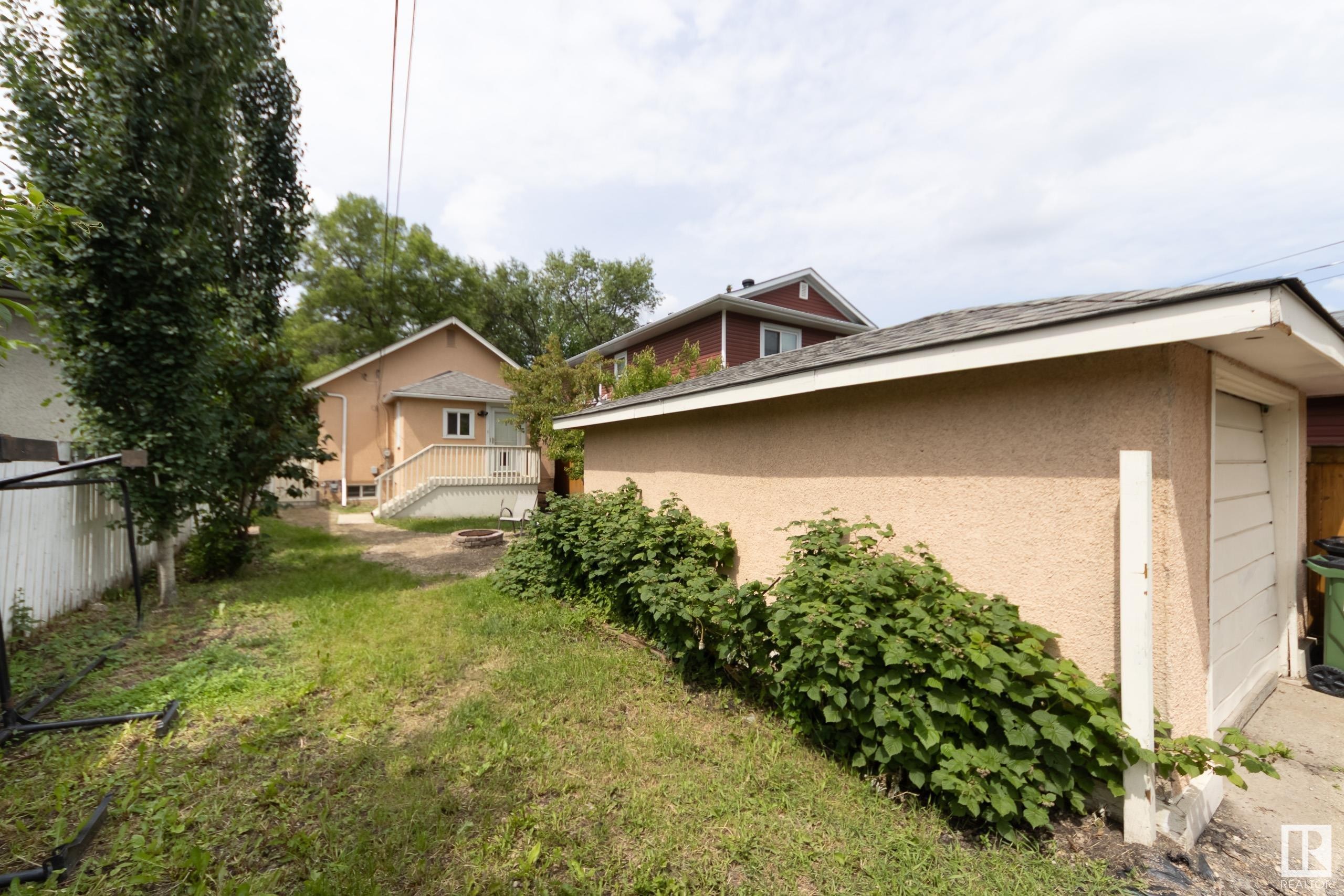 












11625 91 Street

,
Edmonton,




AB
T5B 4A9

