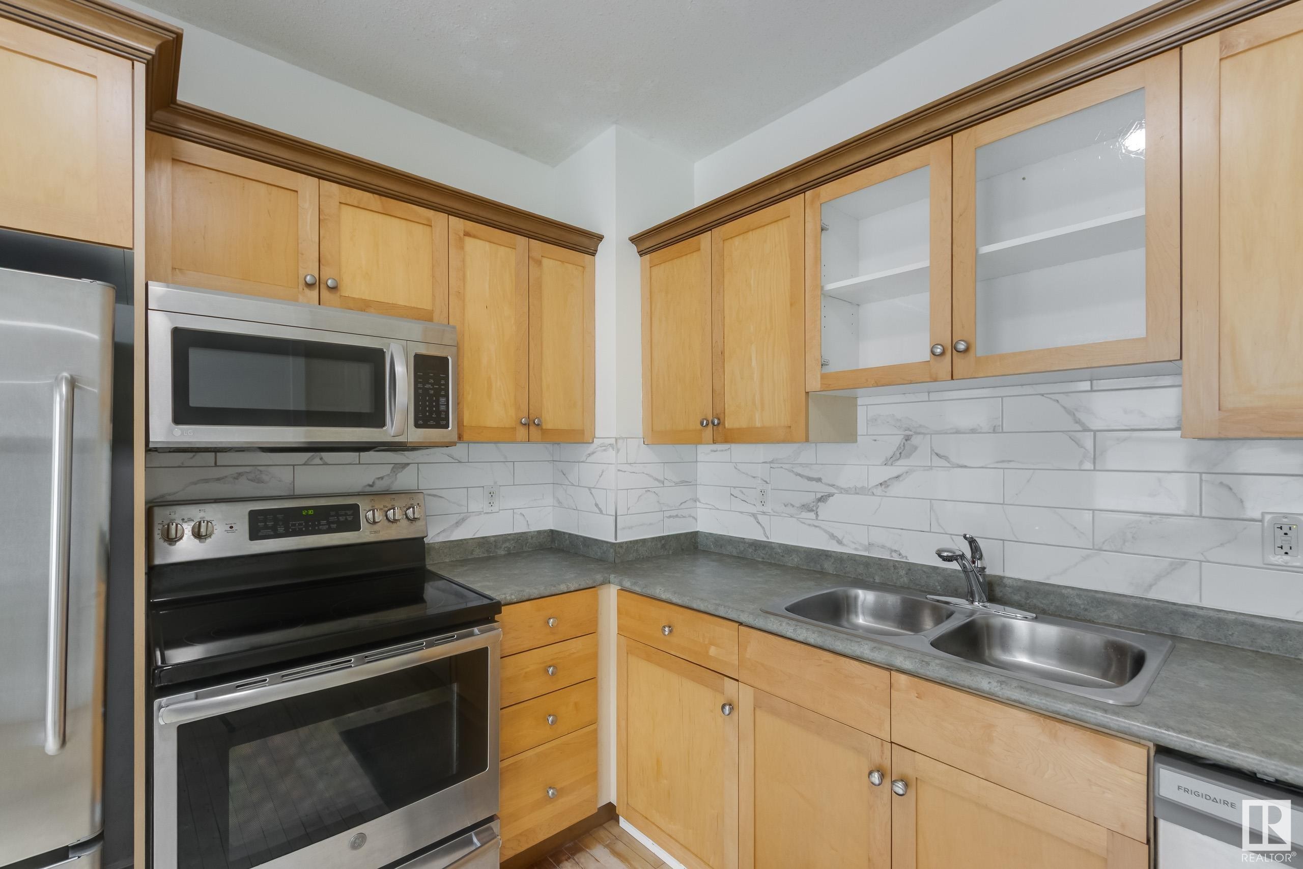 












11625 91 Street

,
Edmonton,




AB
T5B 4A9

