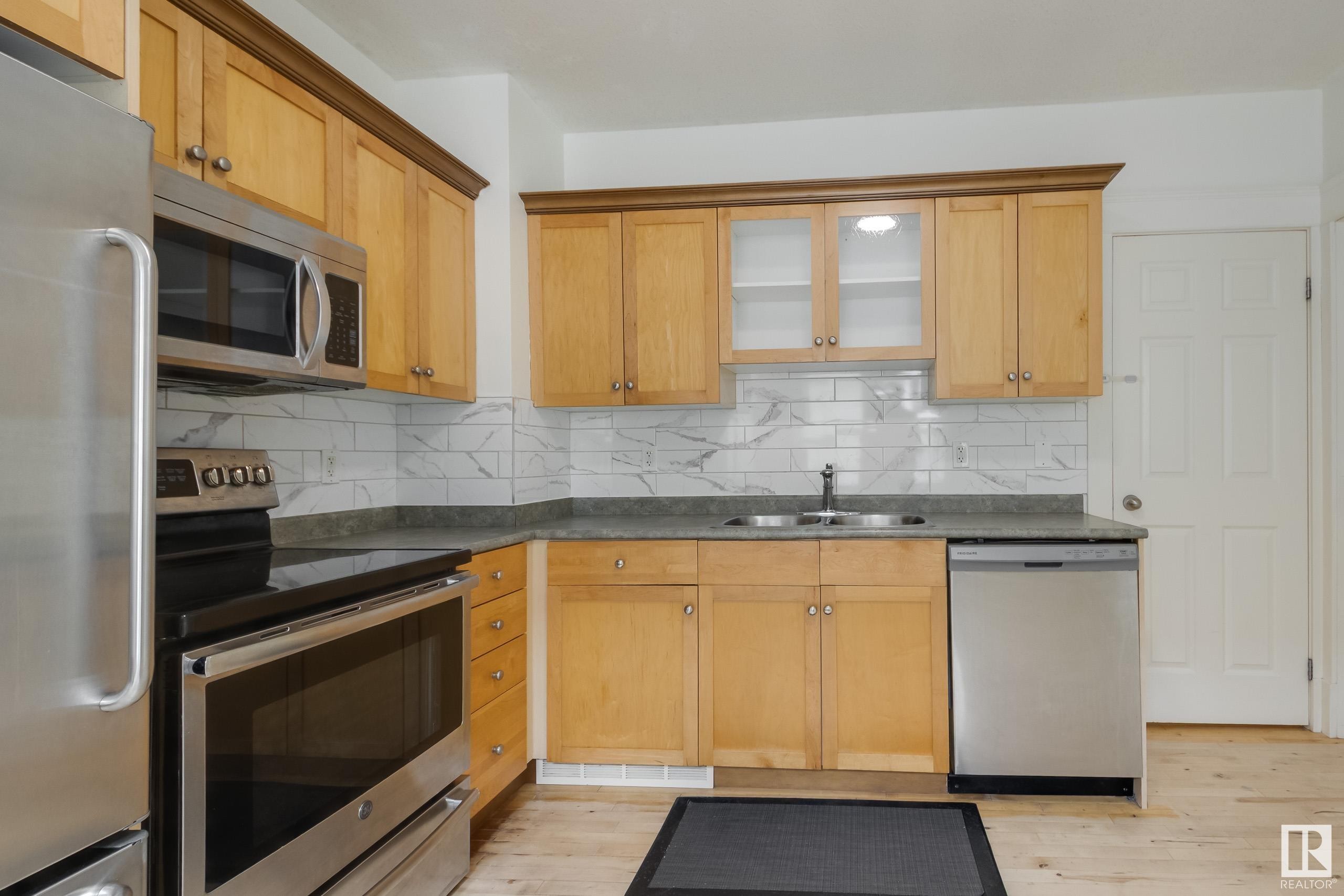 












11625 91 Street

,
Edmonton,




AB
T5B 4A9

