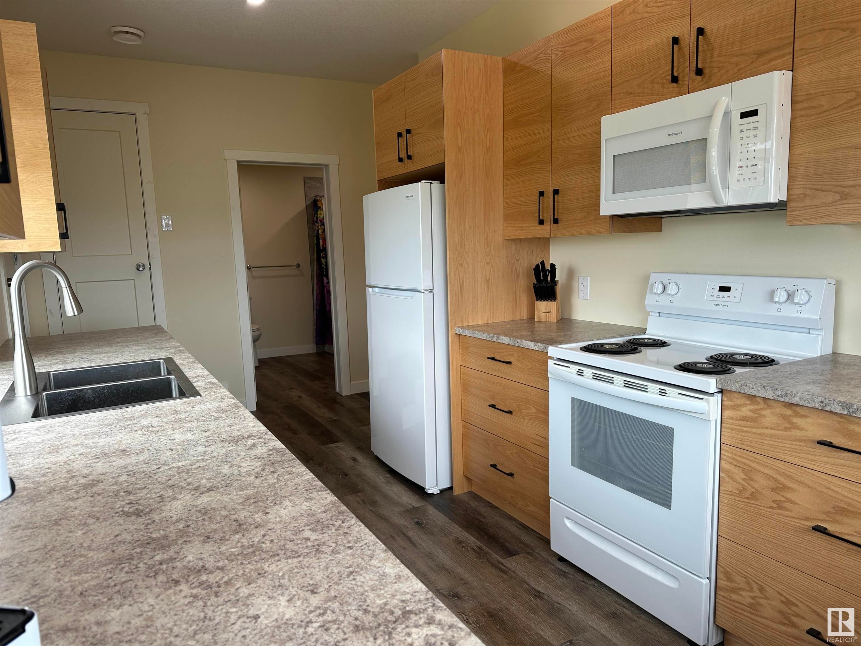 












54322 RGE RD 253

,
St. Albert,




AB
T8T 1R8

