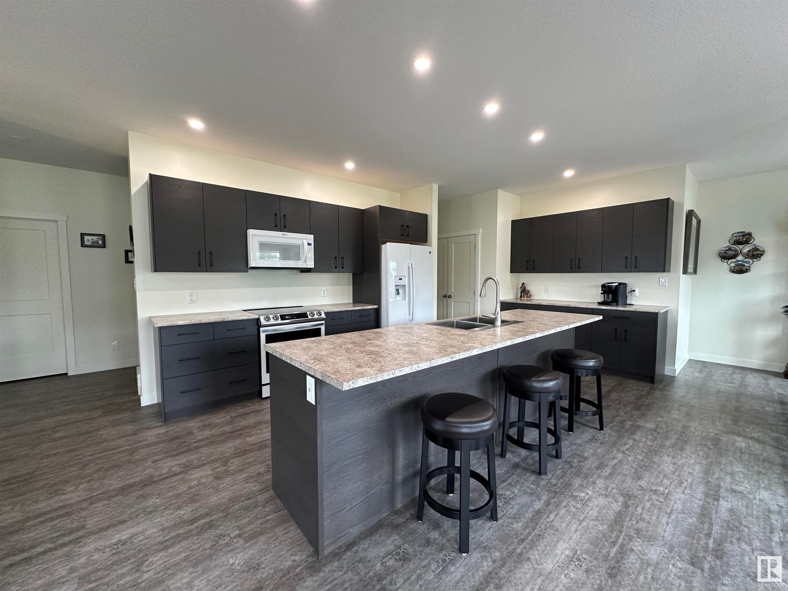 












54322 RGE RD 253

,
St. Albert,




AB
T8T 1R8


