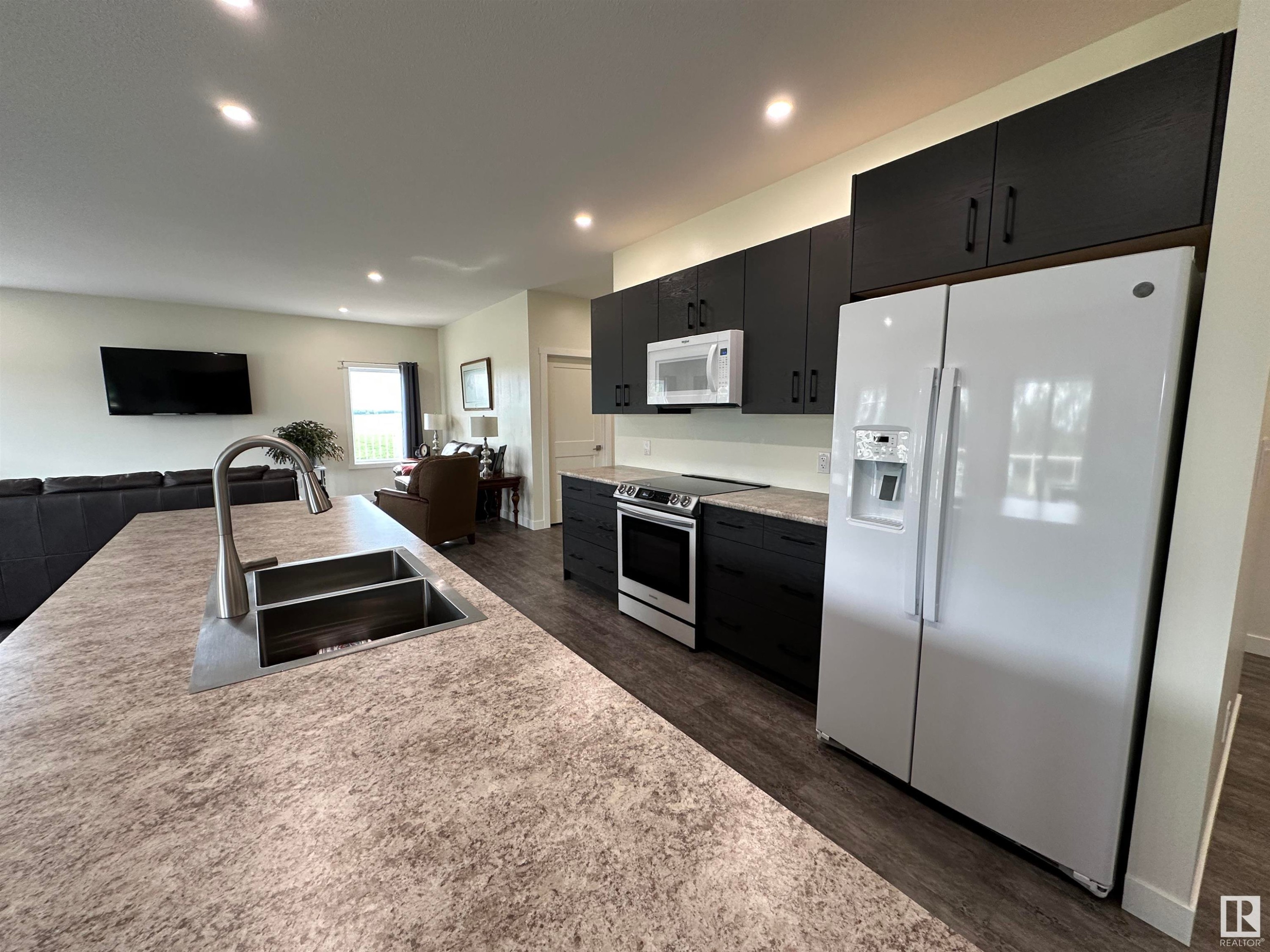 












54322 RGE RD 253

,
St. Albert,




AB
T8T 1R8

