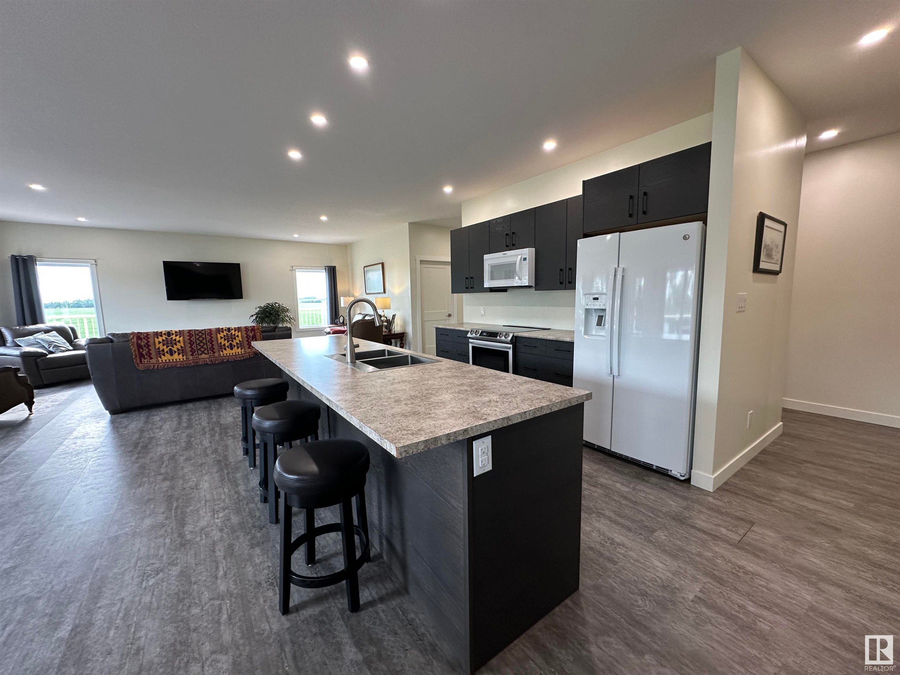 












54322 RGE RD 253

,
St. Albert,




AB
T8T 1R8

