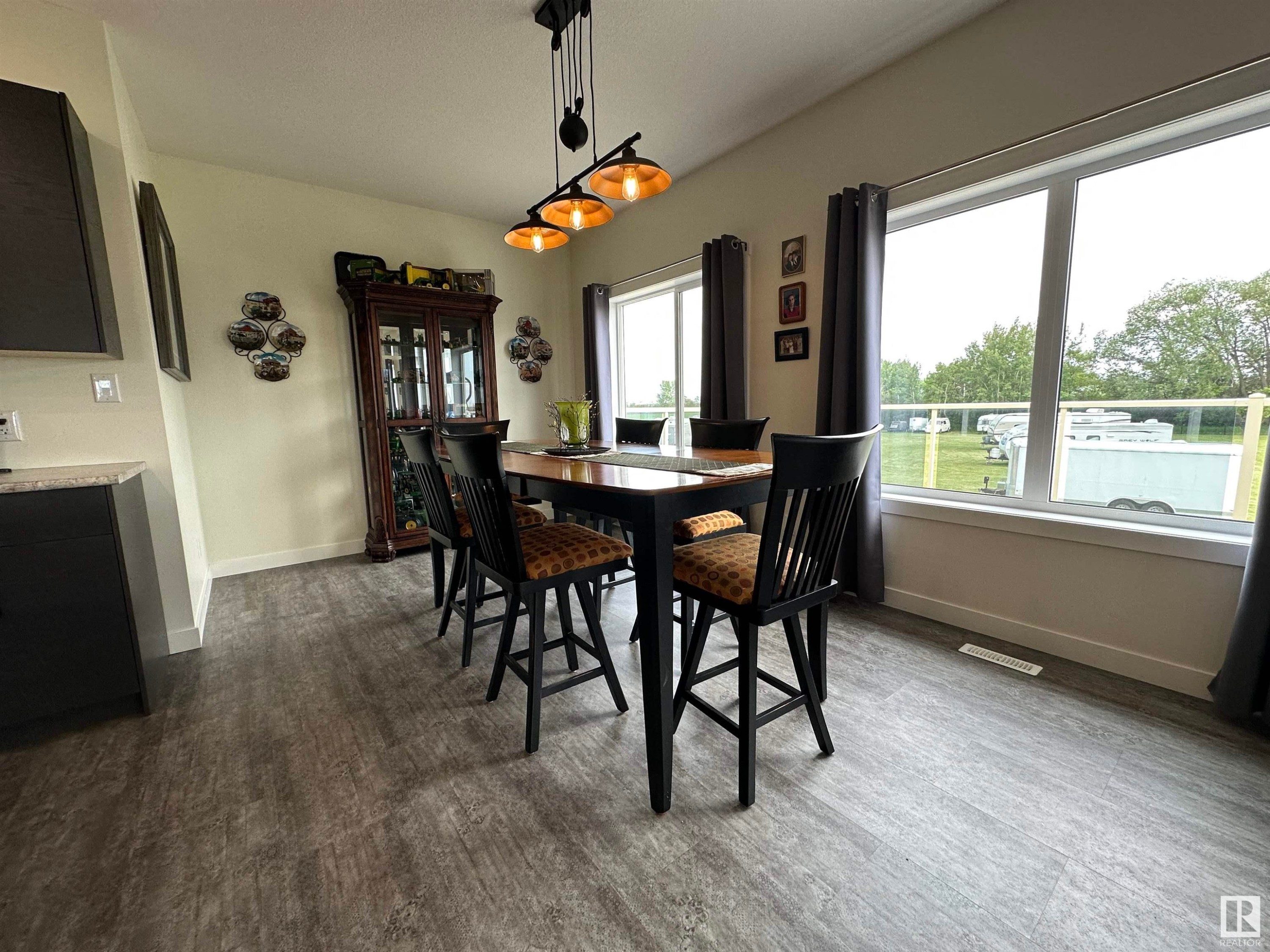 












54322 RGE RD 253

,
St. Albert,




AB
T8T 1R8


