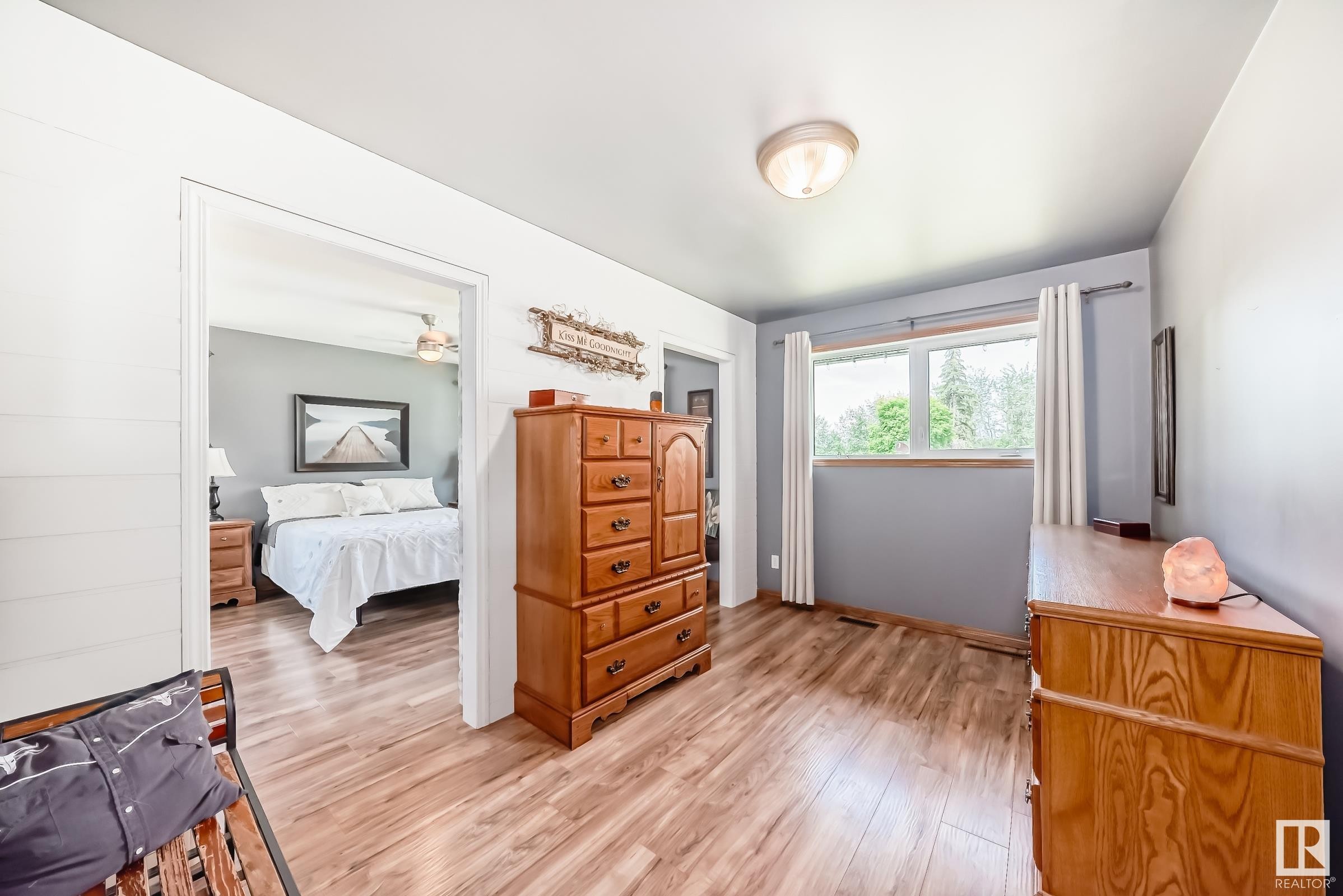 












18403 25 Street

,
Edmonton,




AB
T5Y 6K2


