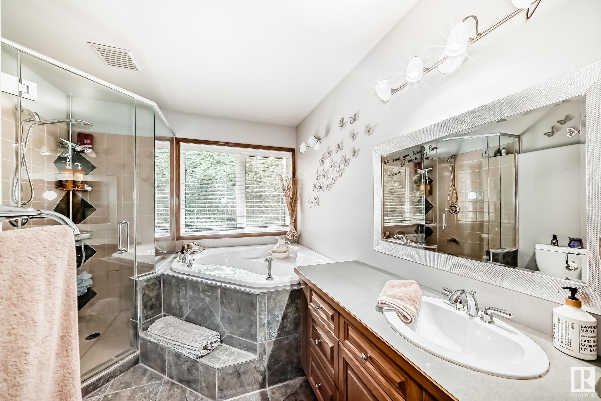 












18403 25 Street

,
Edmonton,




AB
T5Y 6K2

