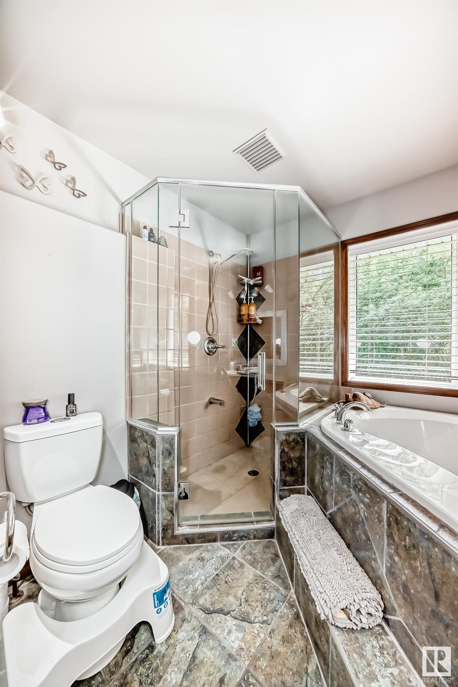 












18403 25 Street

,
Edmonton,




AB
T5Y 6K2

