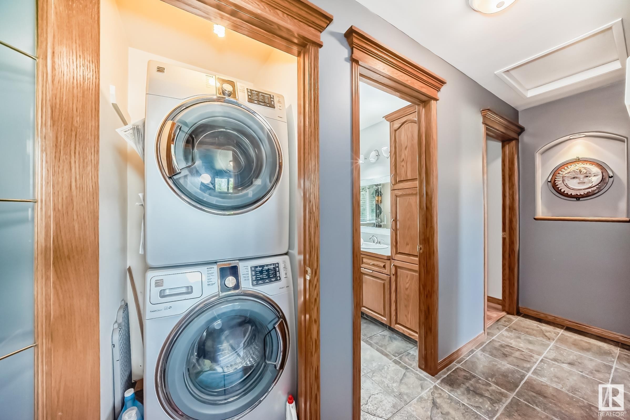 












18403 25 Street

,
Edmonton,




AB
T5Y 6K2

