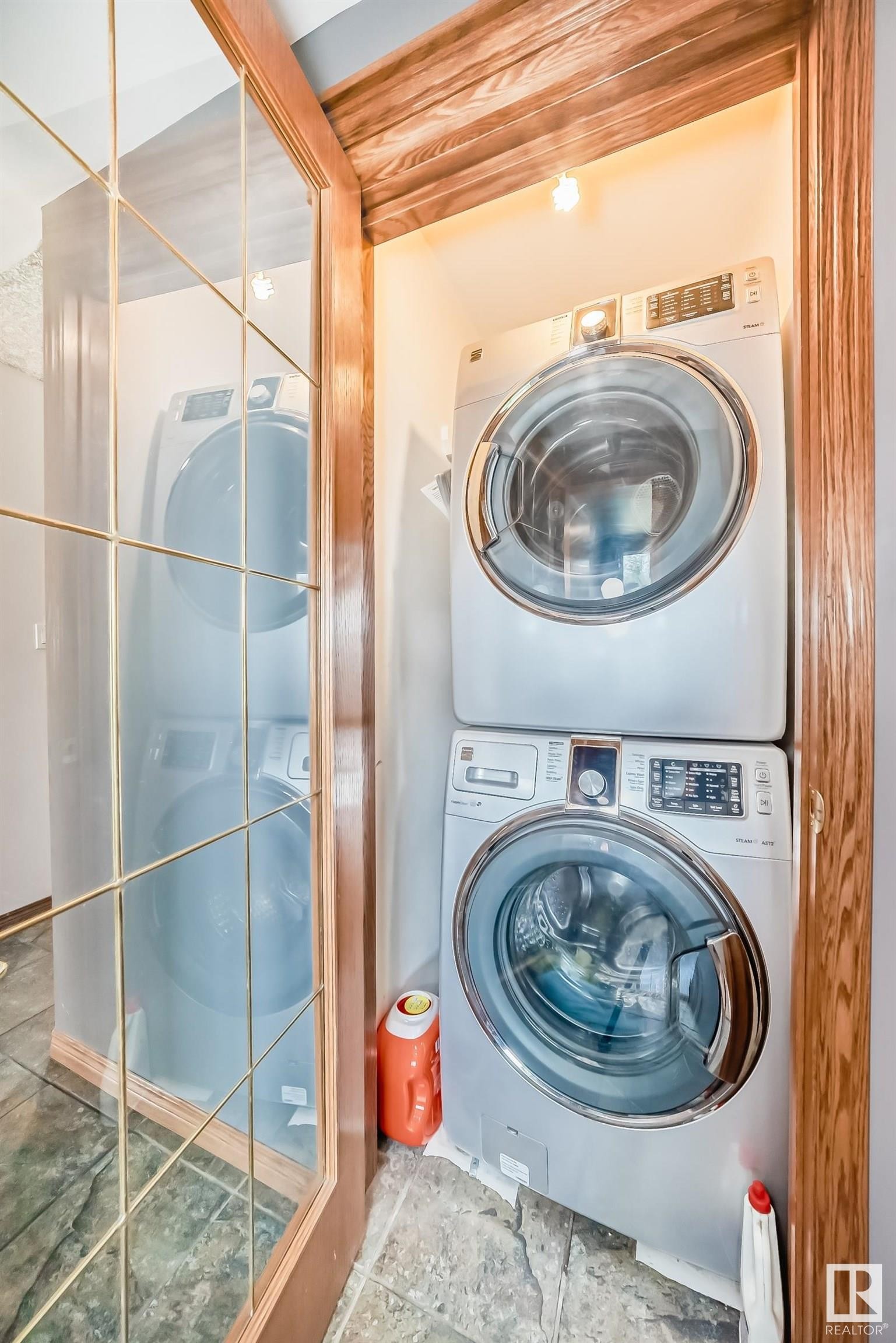 












18403 25 Street

,
Edmonton,




AB
T5Y 6K2

