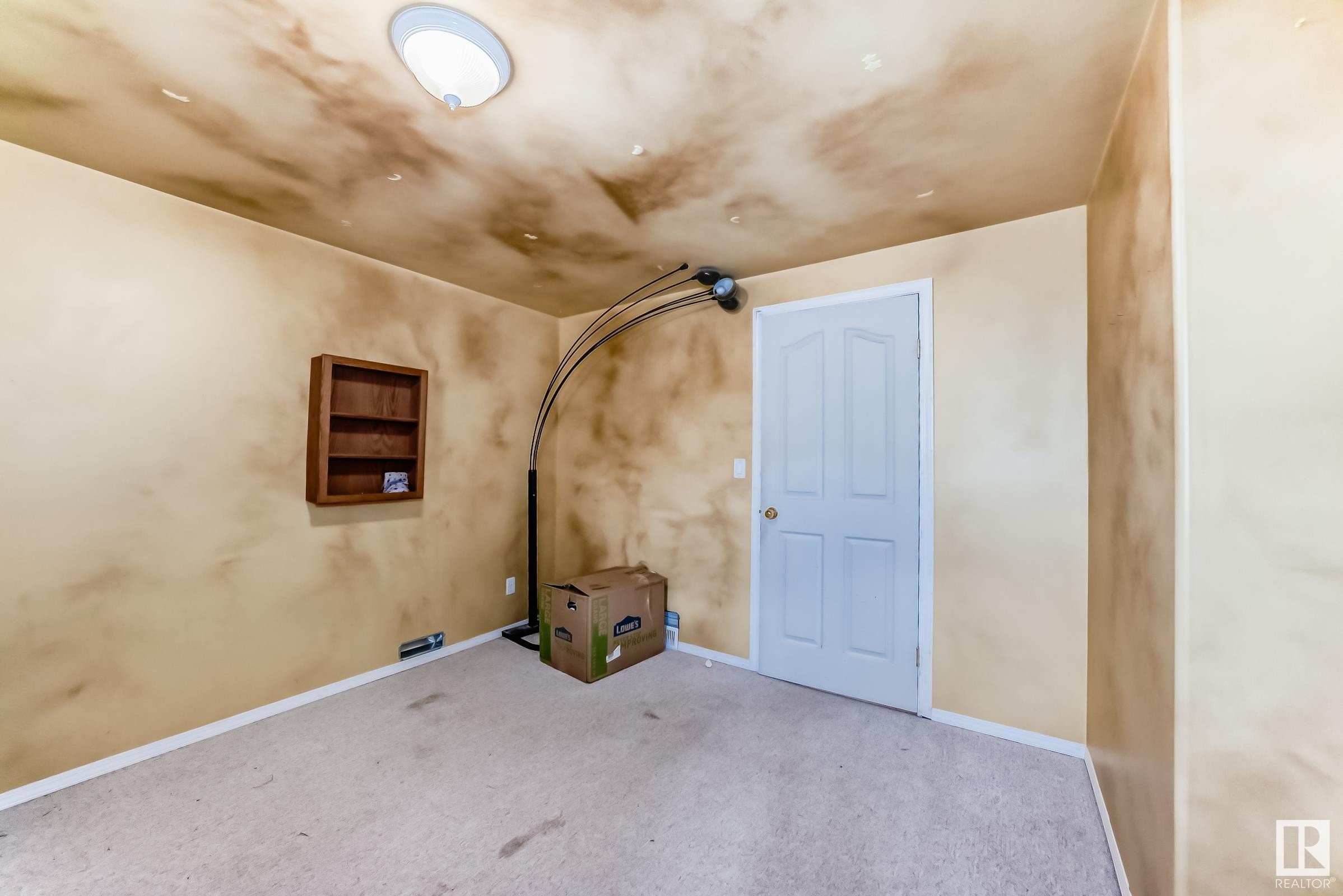 












18403 25 Street

,
Edmonton,




AB
T5Y 6K2

