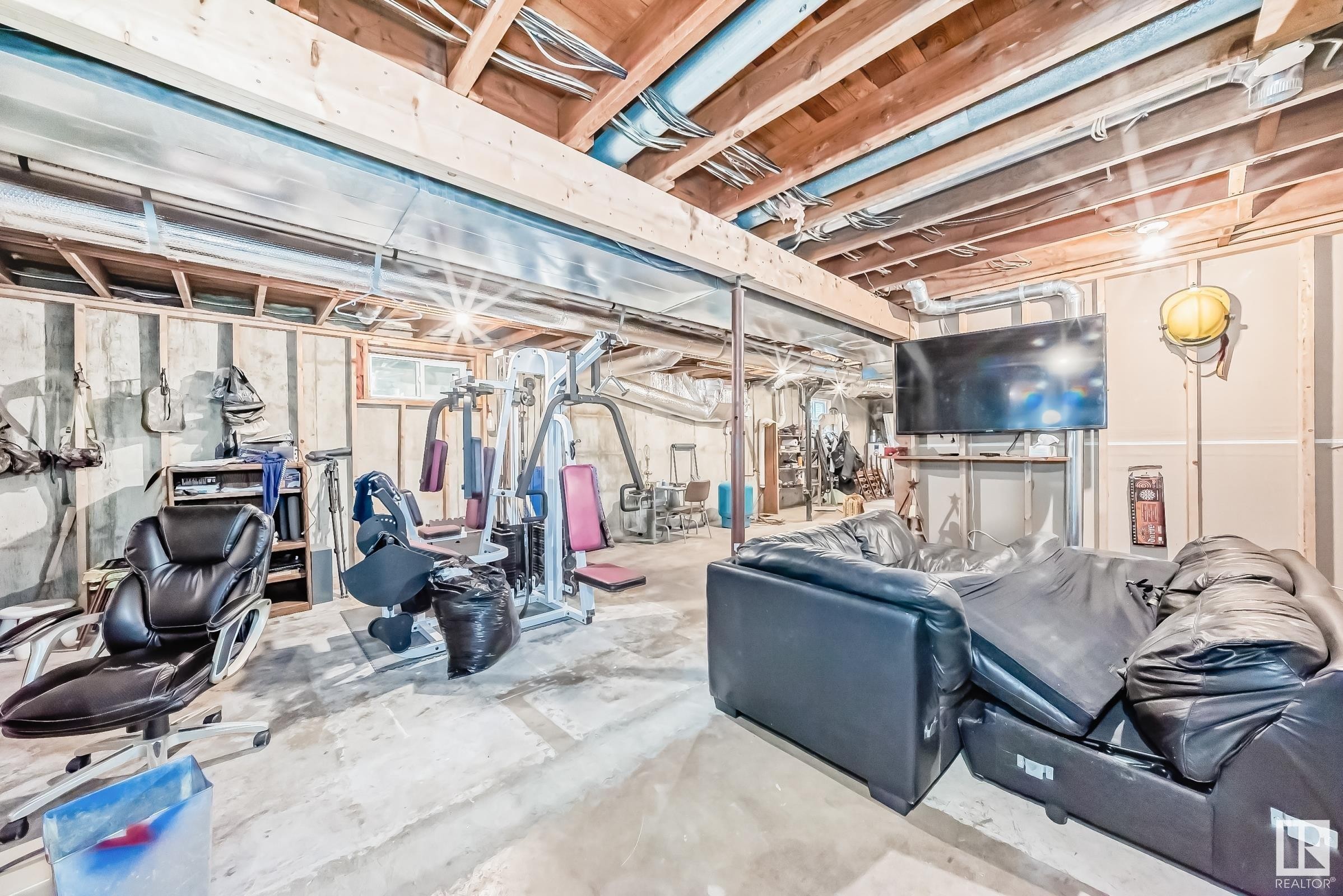 












18403 25 Street

,
Edmonton,




AB
T5Y 6K2

