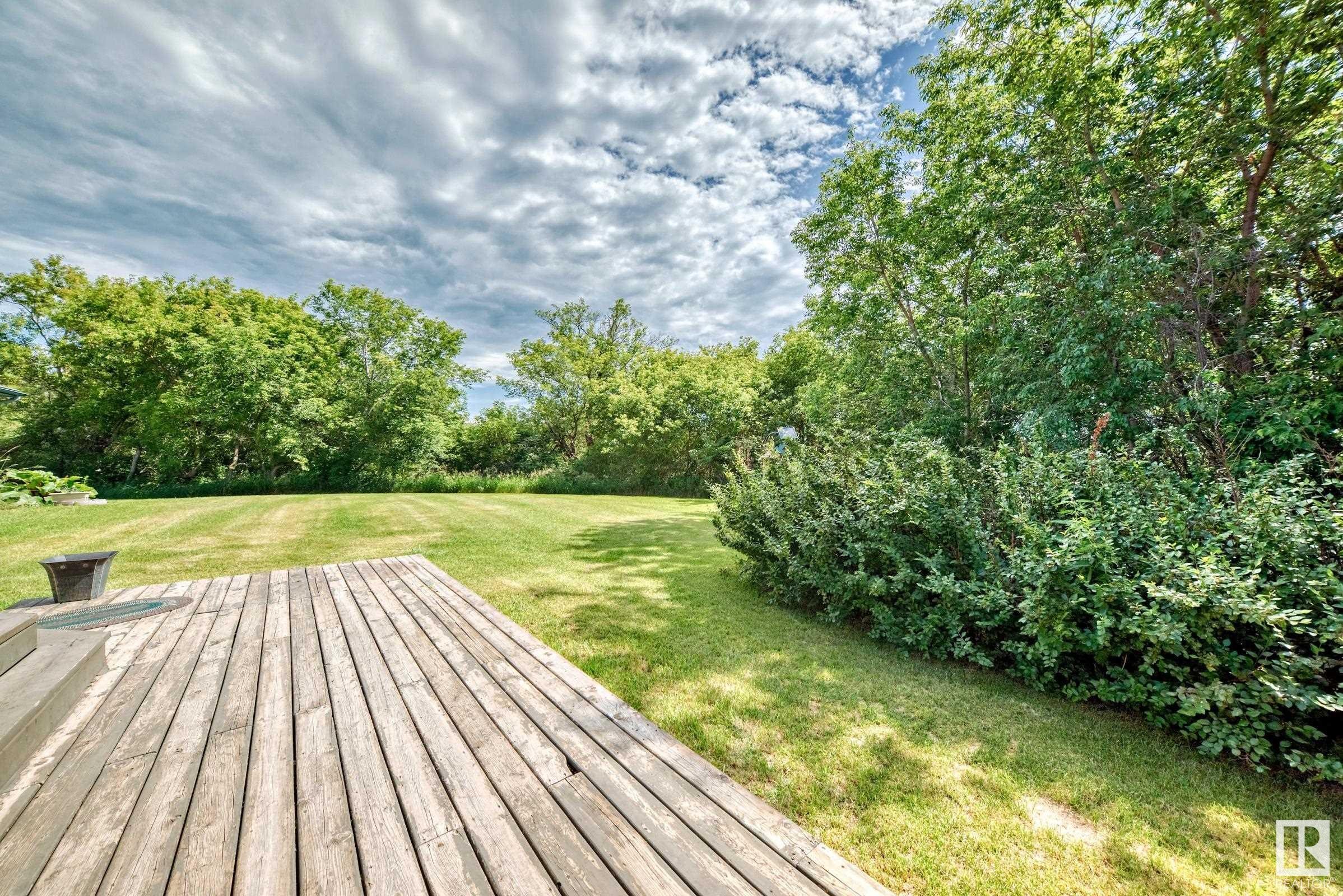 












18403 25 Street

,
Edmonton,




AB
T5Y 6K2

