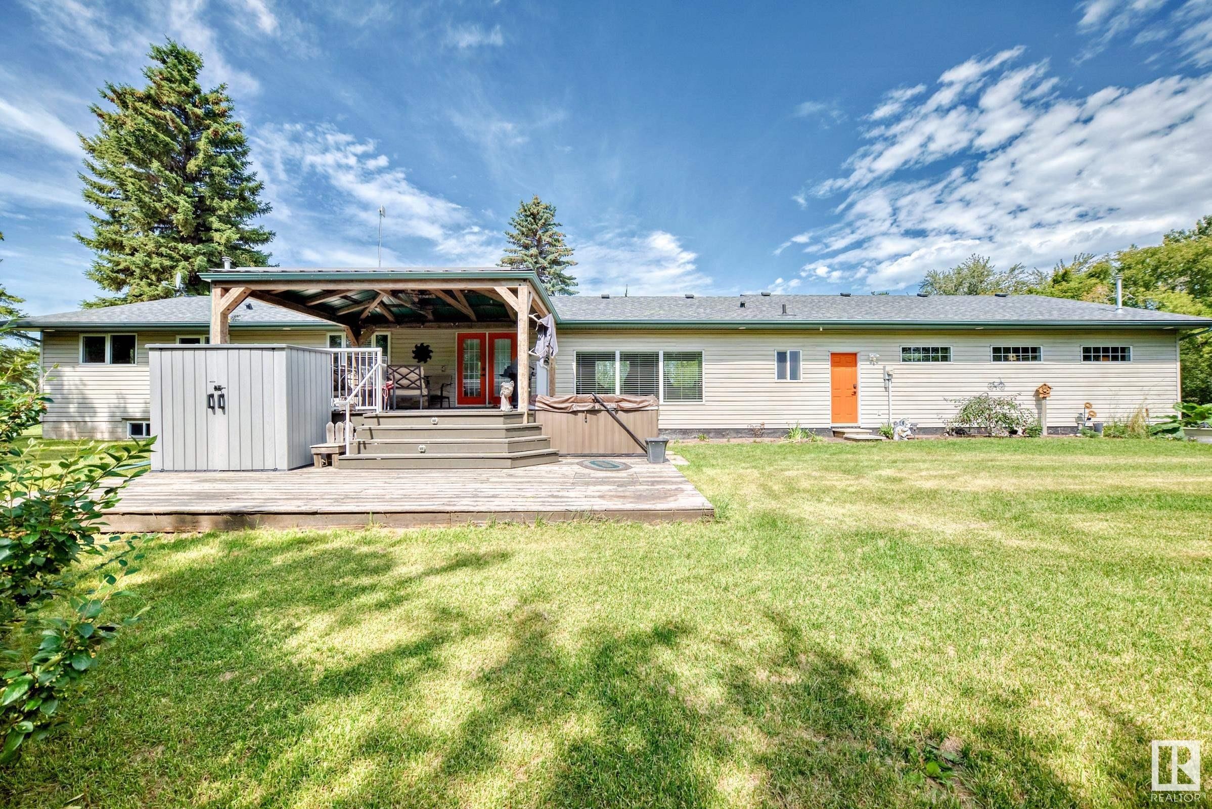 












18403 25 Street

,
Edmonton,




AB
T5Y 6K2

