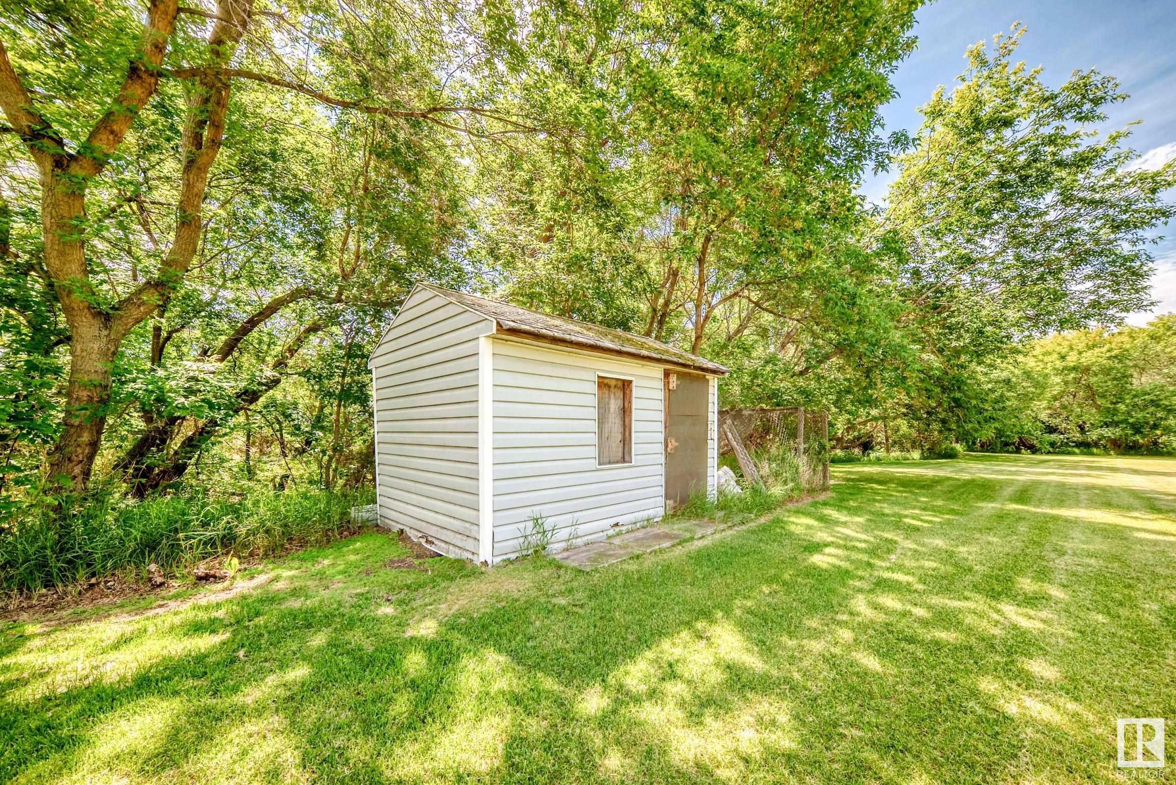 












18403 25 Street

,
Edmonton,




AB
T5Y 6K2

