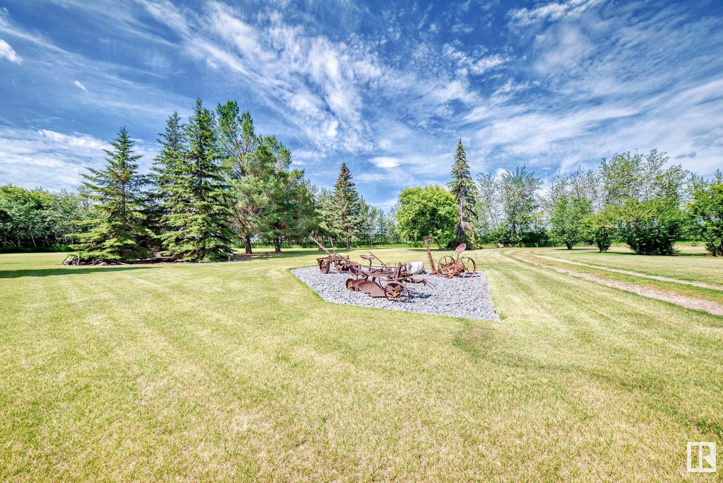 












18403 25 Street

,
Edmonton,




AB
T5Y 6K2

