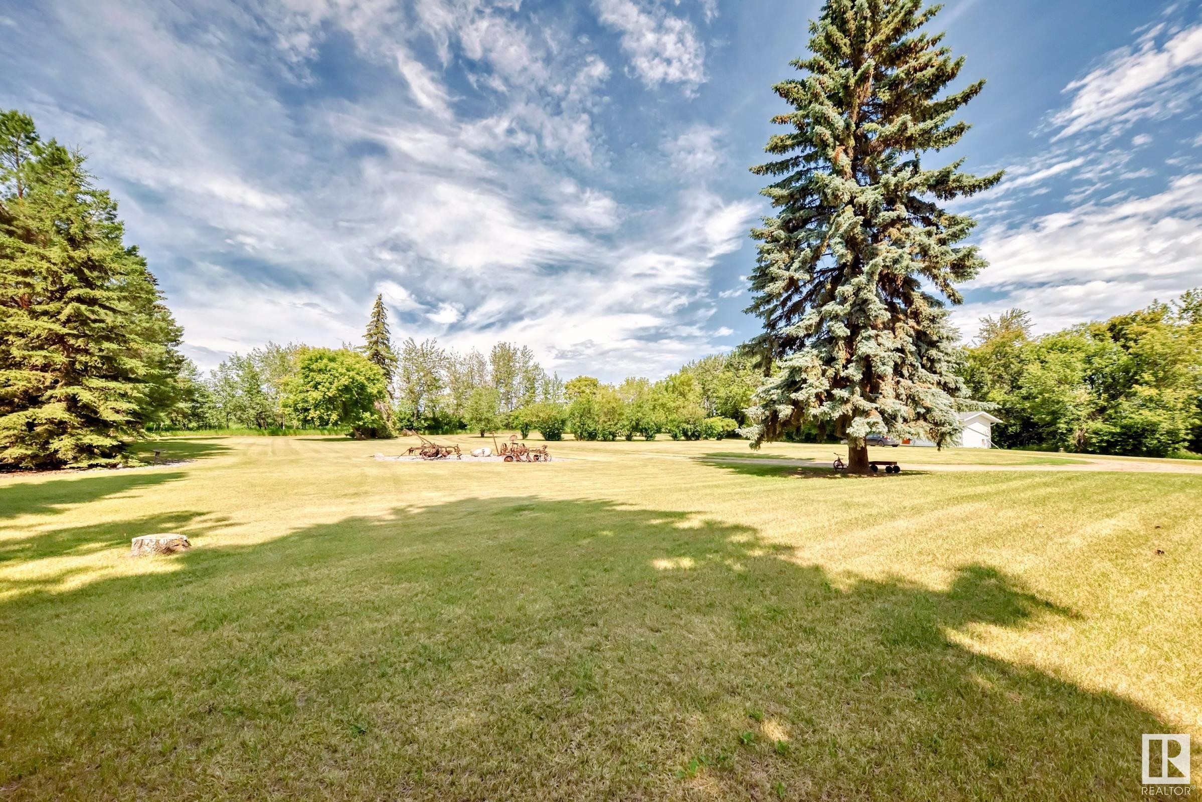 












18403 25 Street

,
Edmonton,




AB
T5Y 6K2

