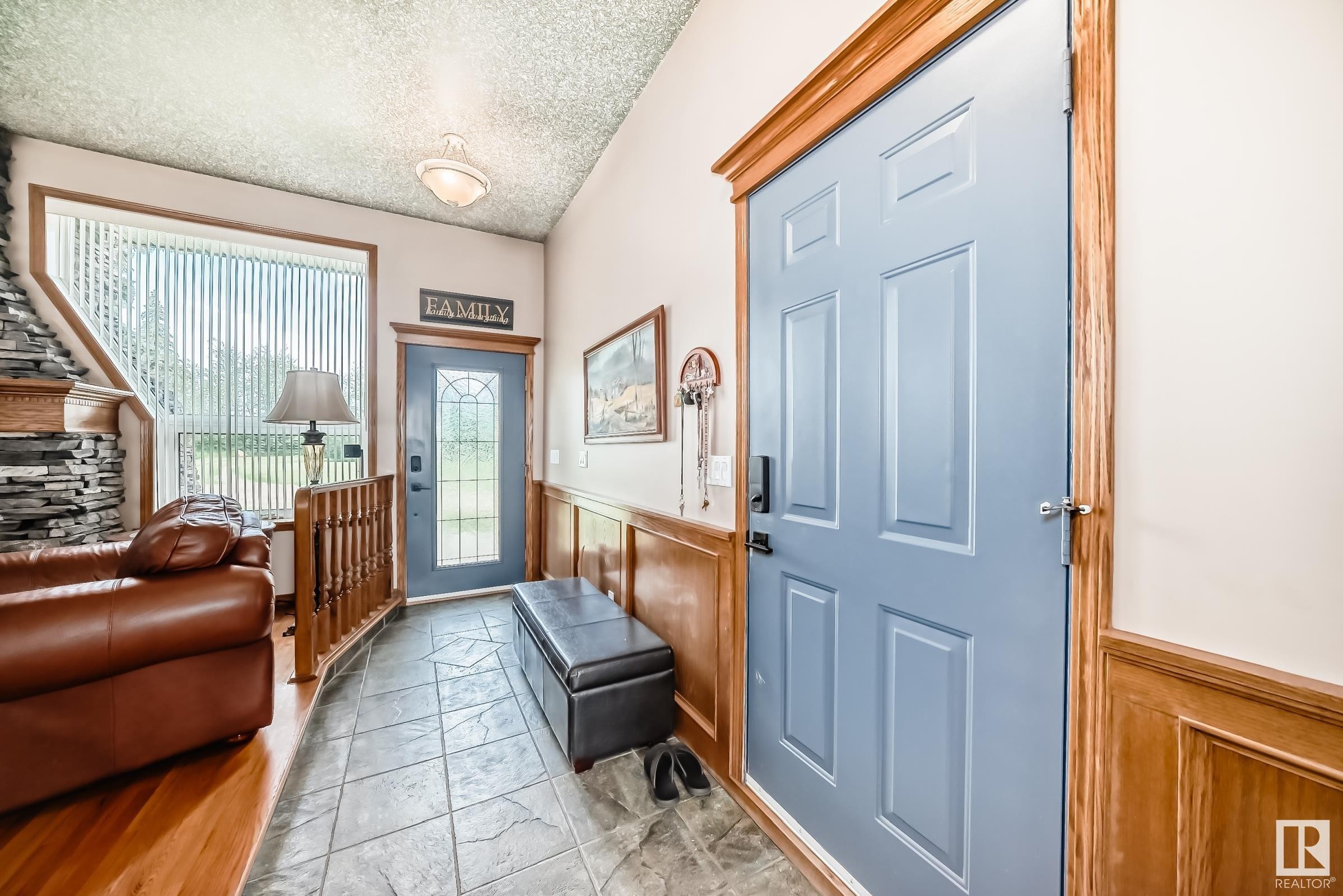 












18403 25 Street

,
Edmonton,




AB
T5Y 6K2

