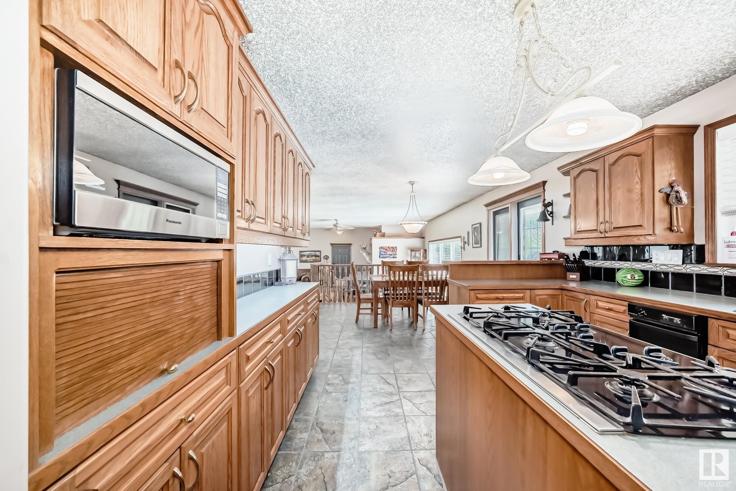 












18403 25 Street

,
Edmonton,




AB
T5Y 6K2

