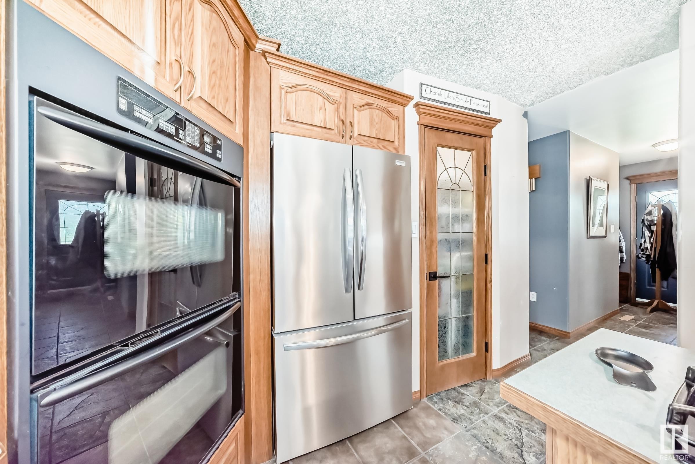 












18403 25 Street

,
Edmonton,




AB
T5Y 6K2

