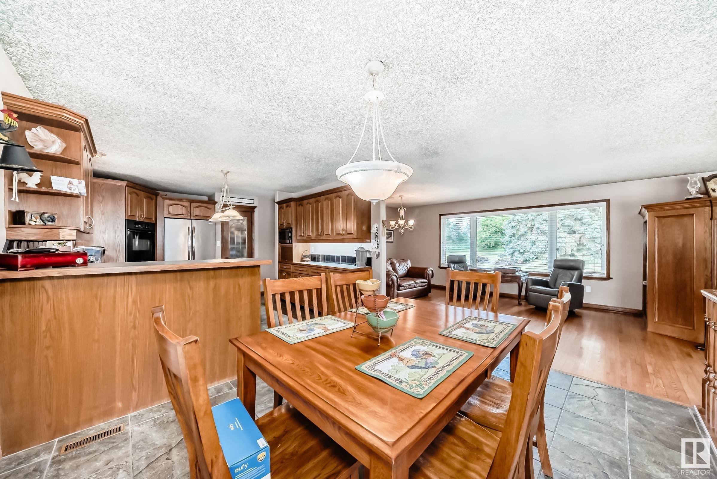 












18403 25 Street

,
Edmonton,




AB
T5Y 6K2

