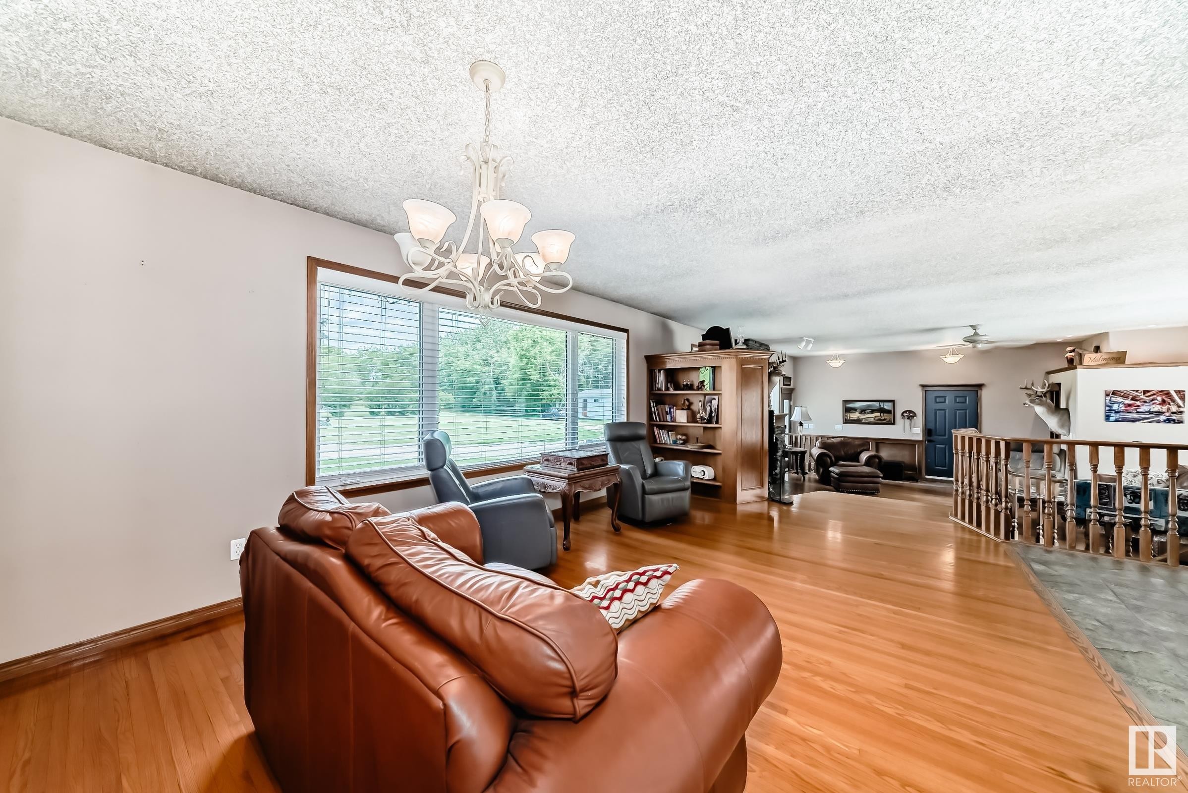 












18403 25 Street

,
Edmonton,




AB
T5Y 6K2

