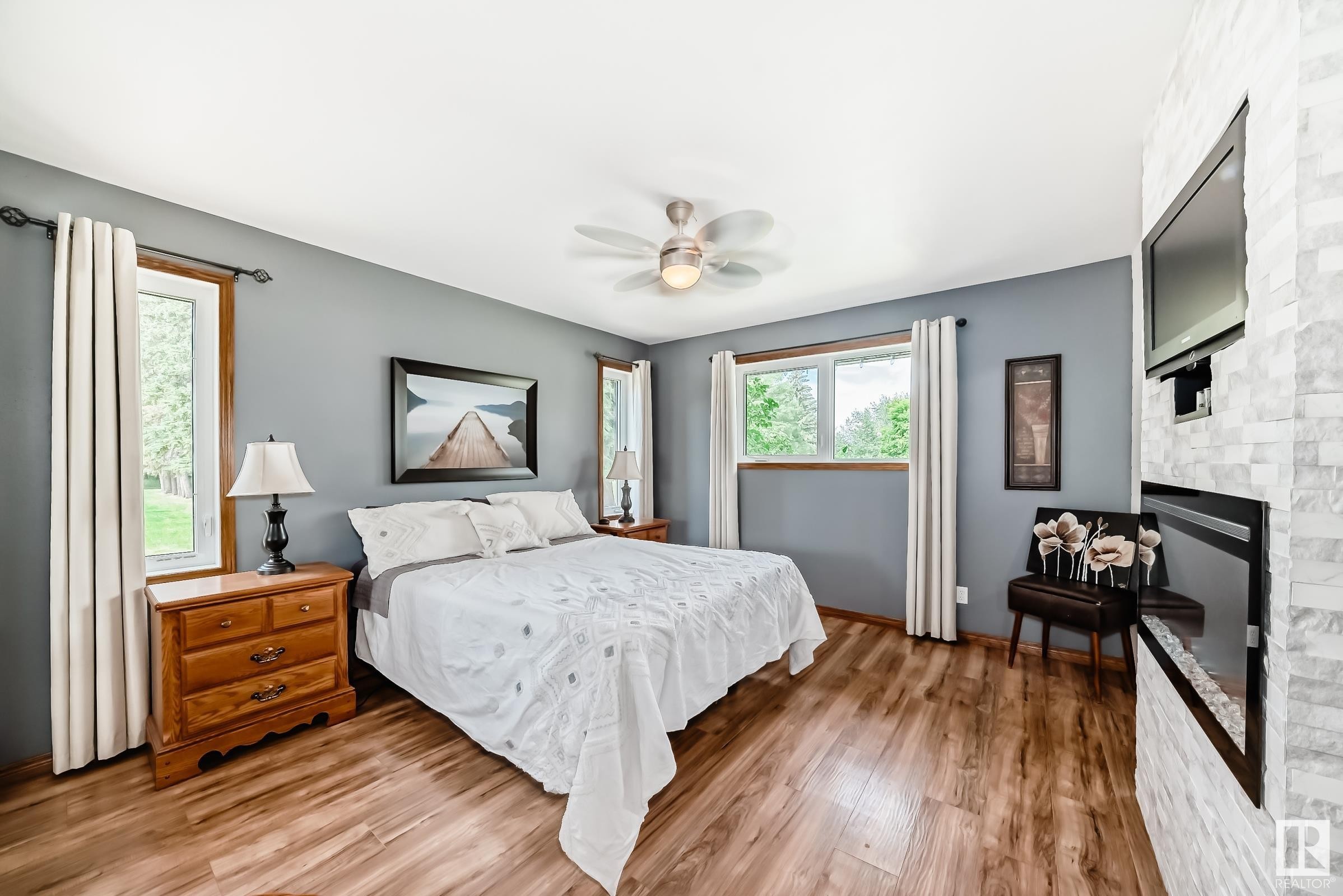 












18403 25 Street

,
Edmonton,




AB
T5Y 6K2

