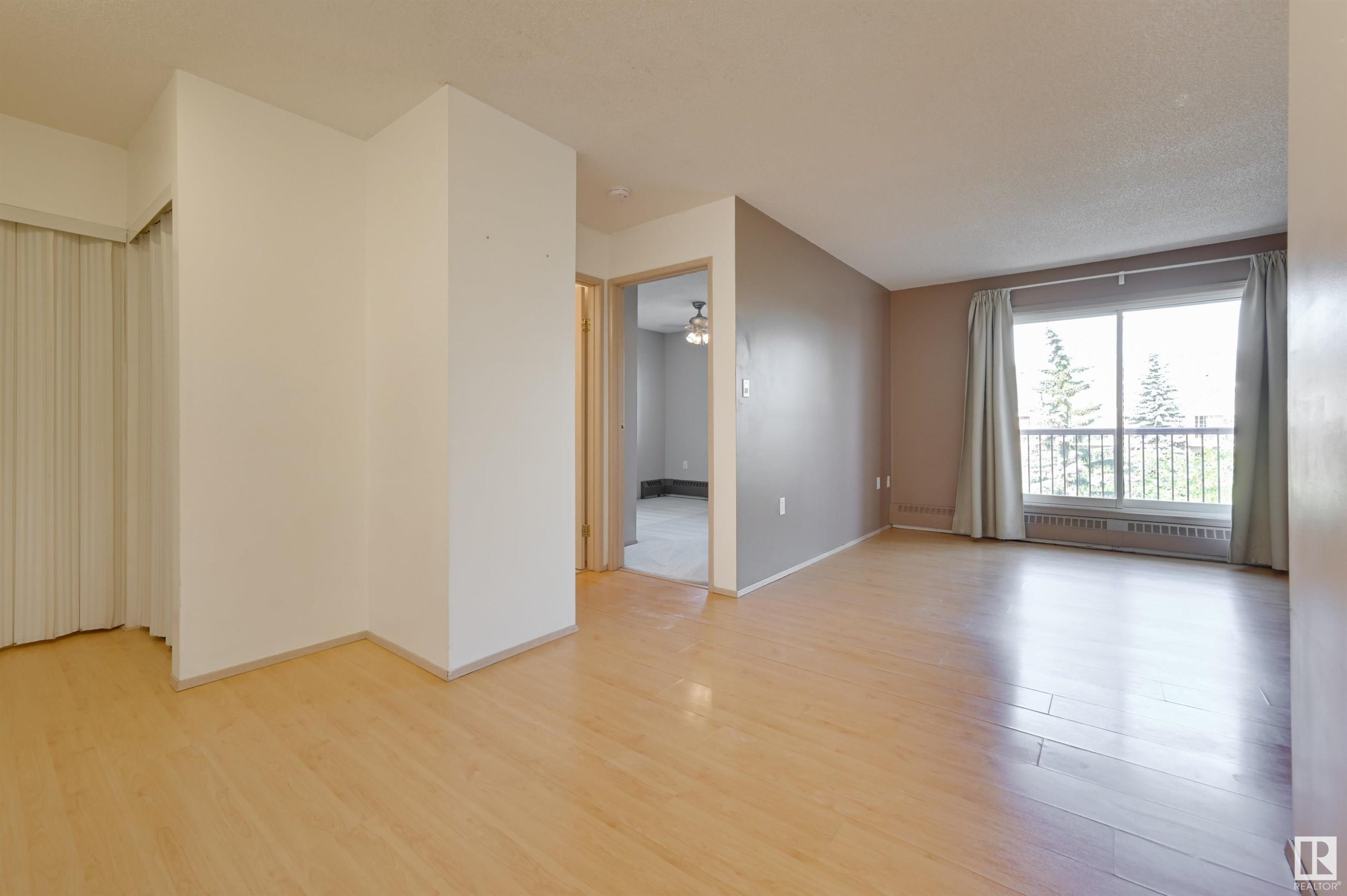 












427 10636 120 Street NW

,
Edmonton,




AB
T5H 4L5

