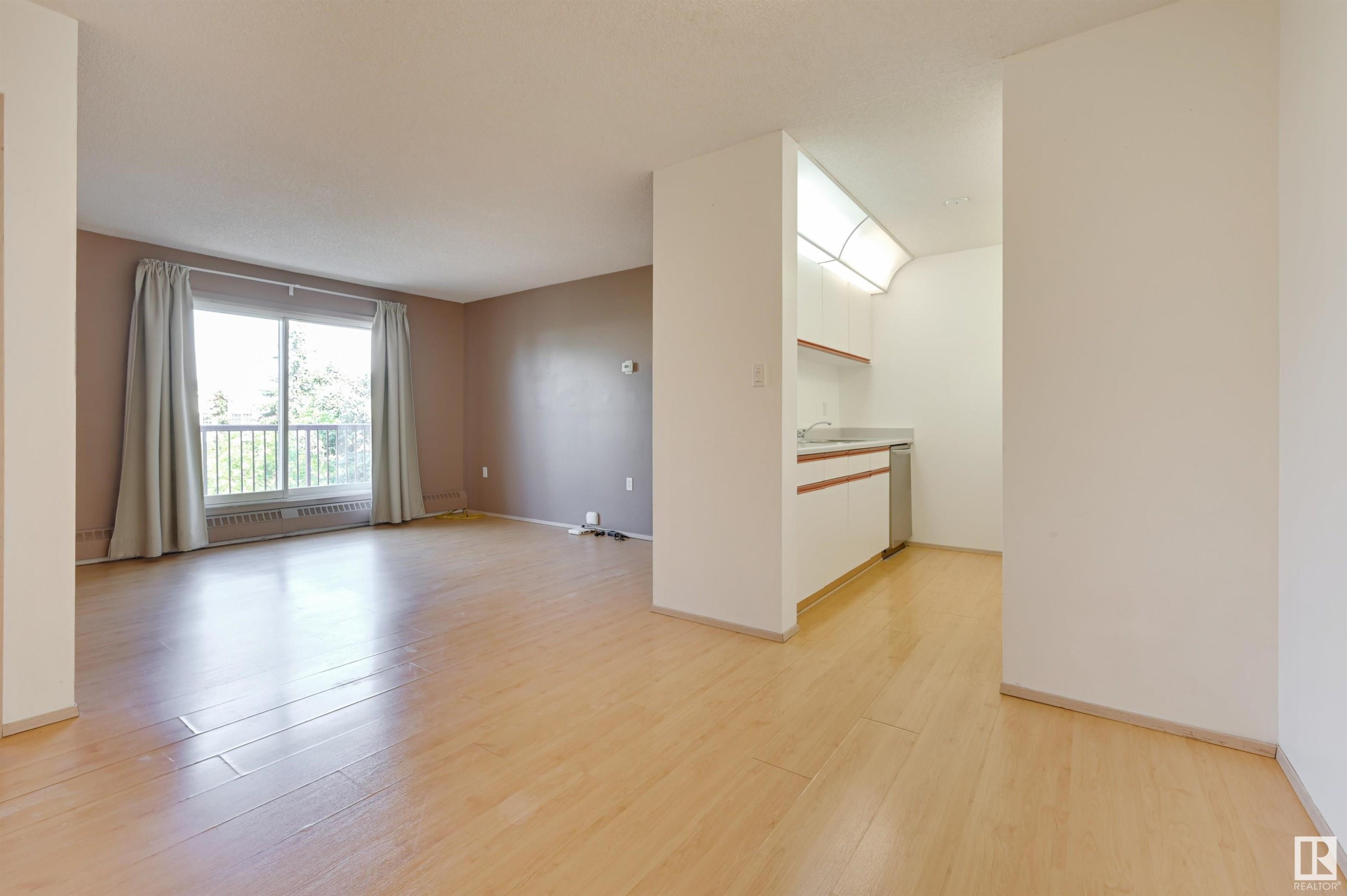












427 10636 120 Street NW

,
Edmonton,




AB
T5H 4L5

