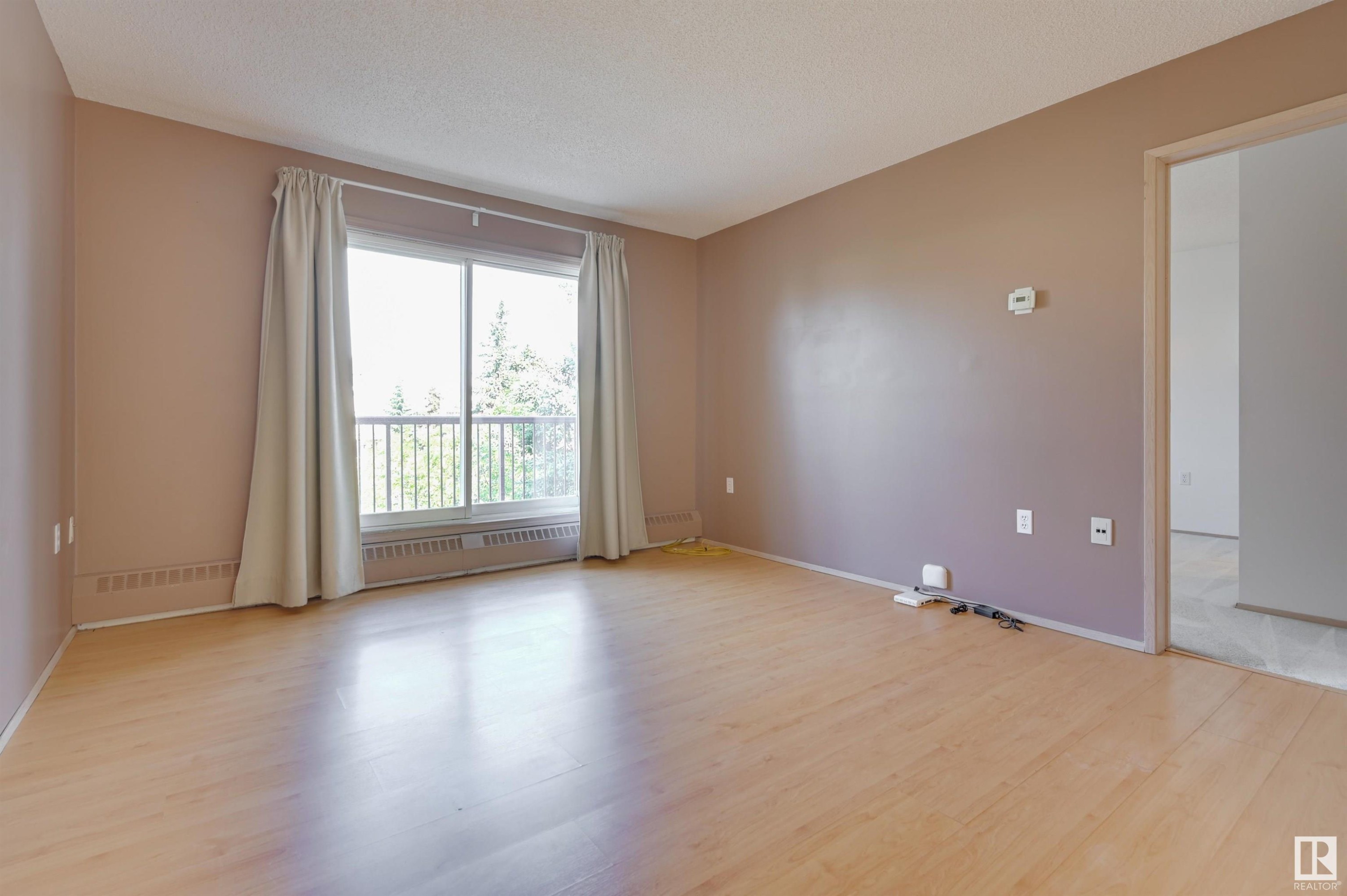 












427 10636 120 Street NW

,
Edmonton,




AB
T5H 4L5

