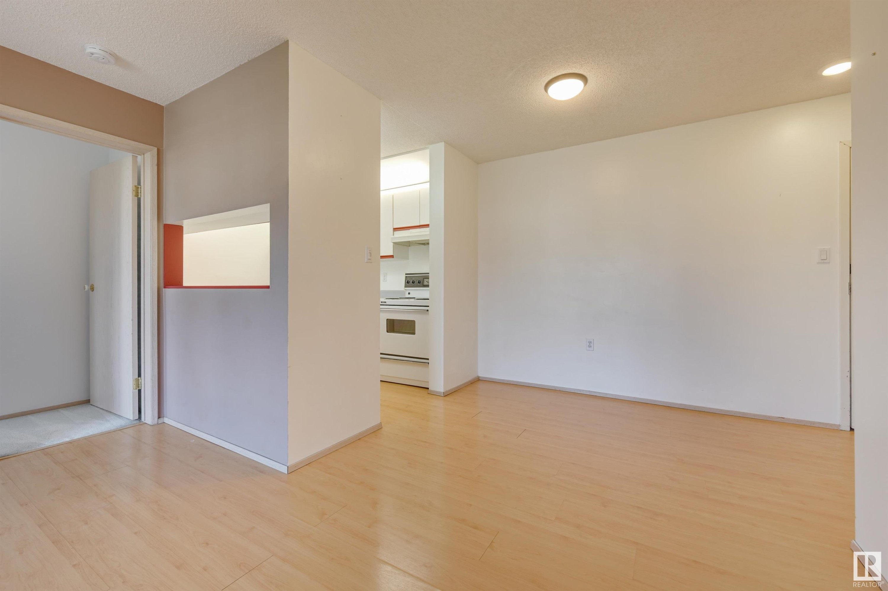 












427 10636 120 Street NW

,
Edmonton,




AB
T5H 4L5

