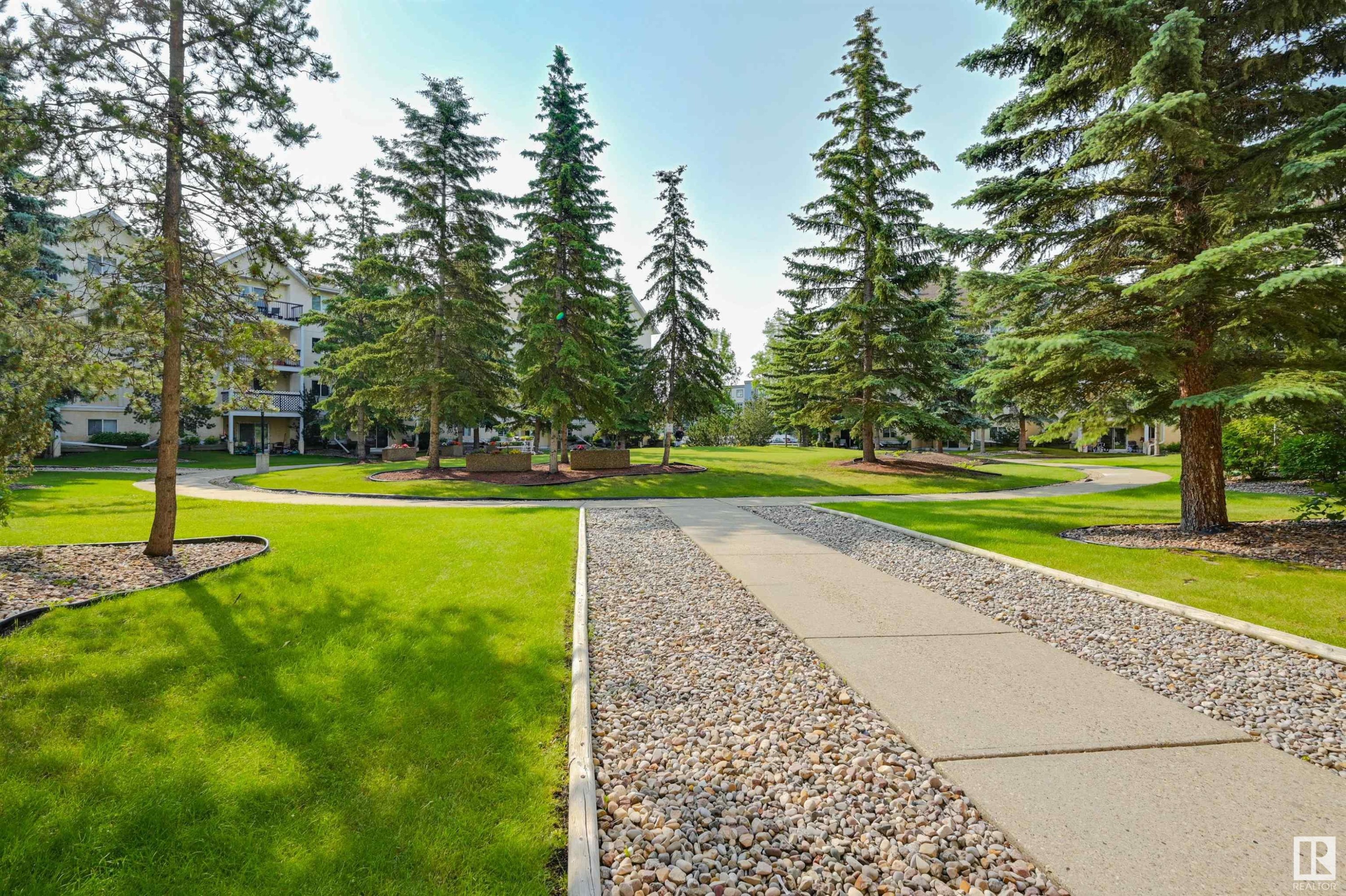 












427 10636 120 Street NW

,
Edmonton,




AB
T5H 4L5

