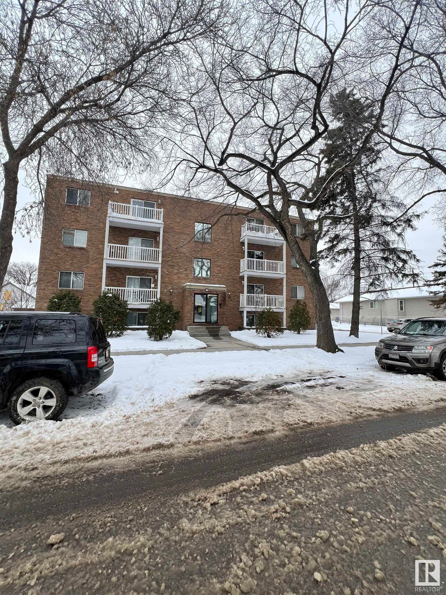 












102 11825 71 Street

,
Edmonton,




AB
T5B 1W4

