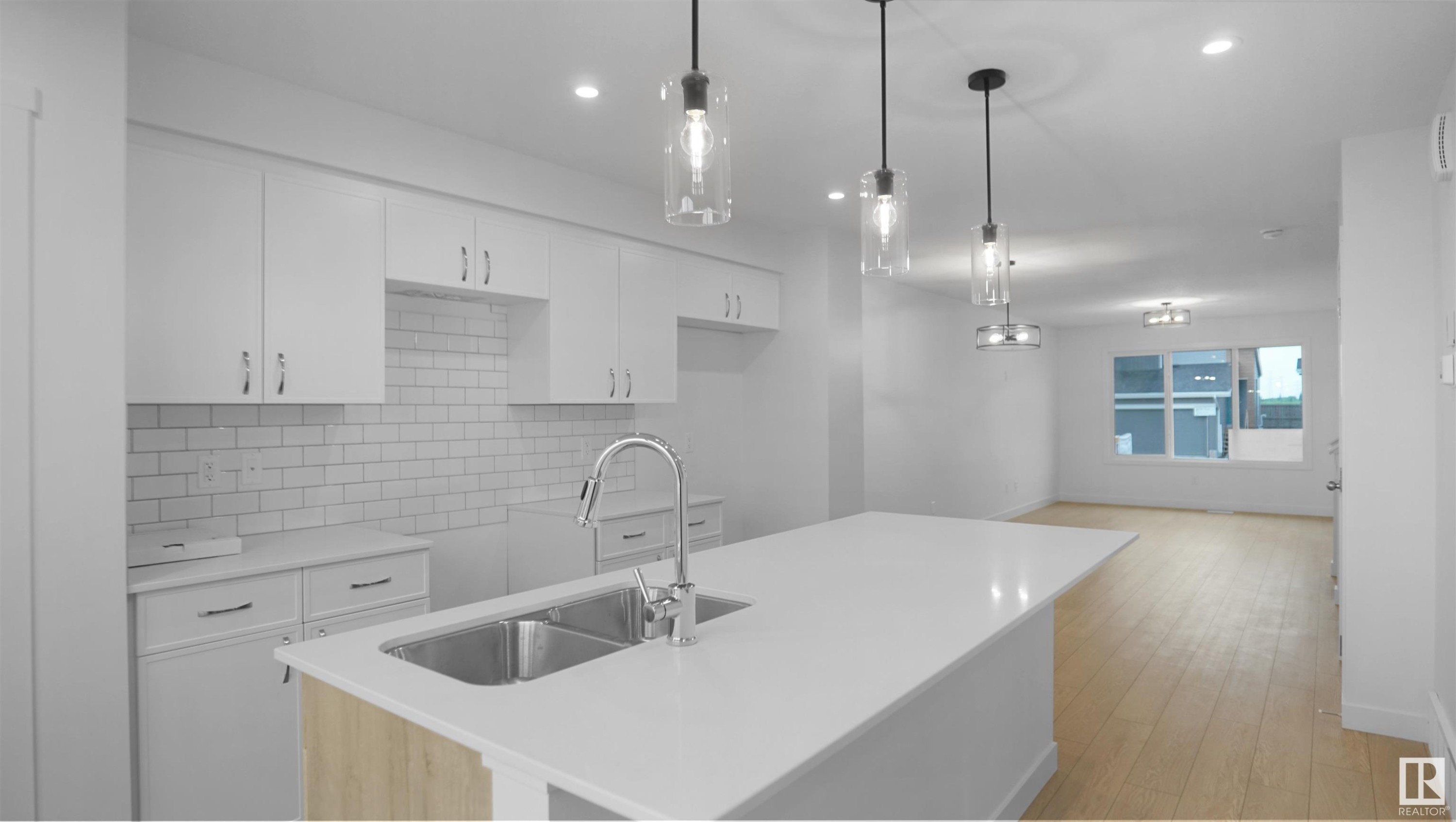 












20915 16 Avenue

,
Edmonton,




AB
T6M 3E7


