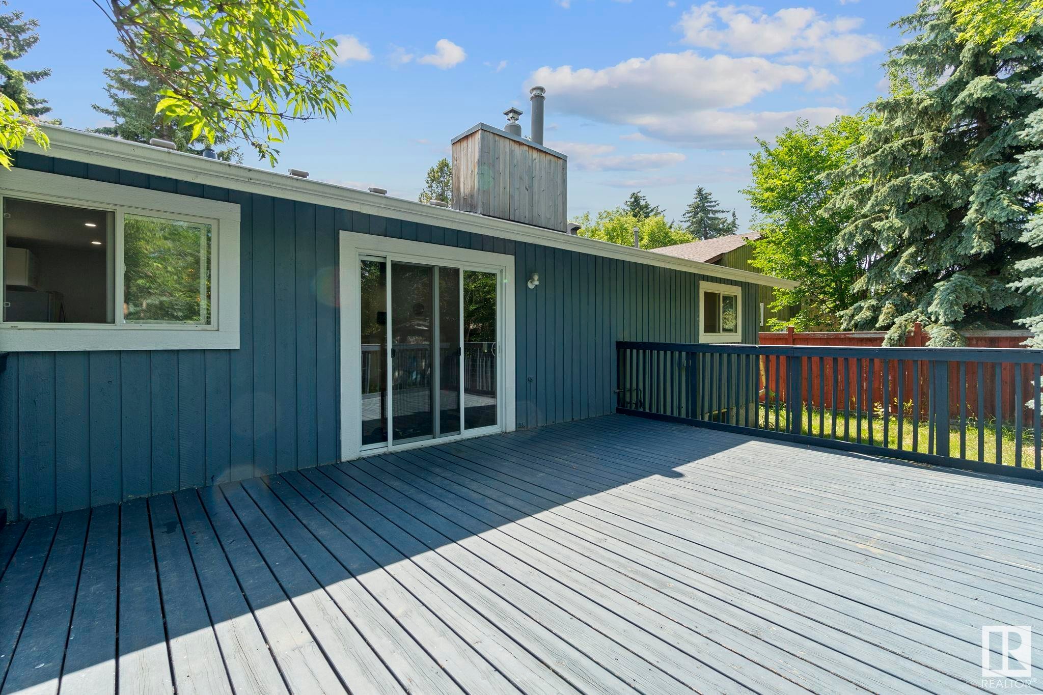












18404 66 Avenue

,
Edmonton,




AB
T5T 2M2

