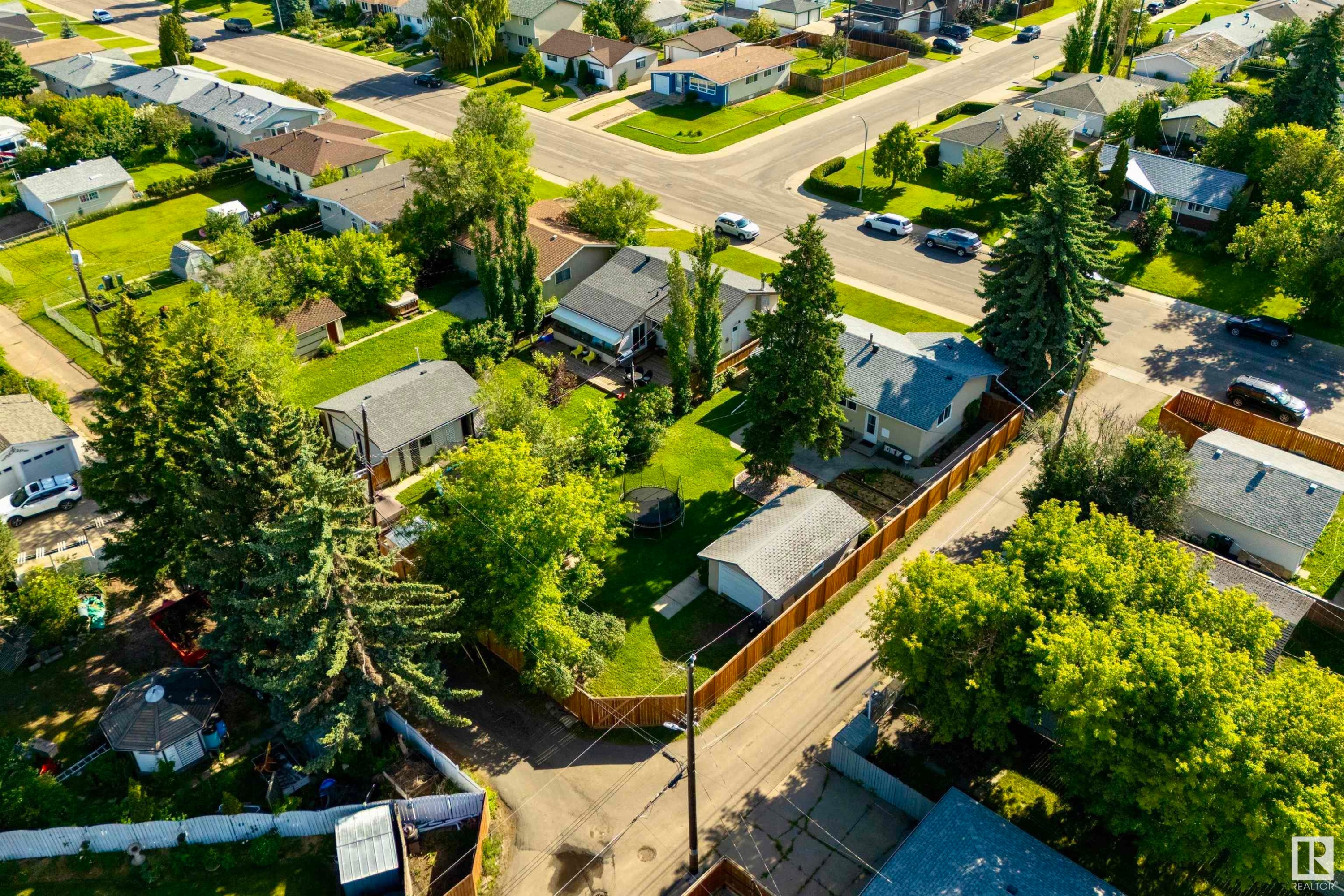












13408 116 Street

,
Edmonton,




AB
T5E 5J1

