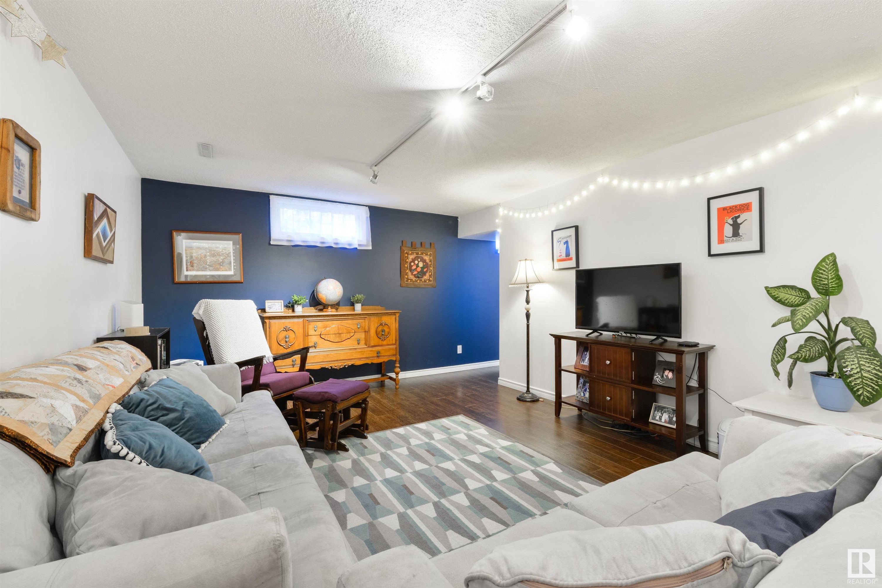 












13408 116 Street

,
Edmonton,




AB
T5E 5J1

