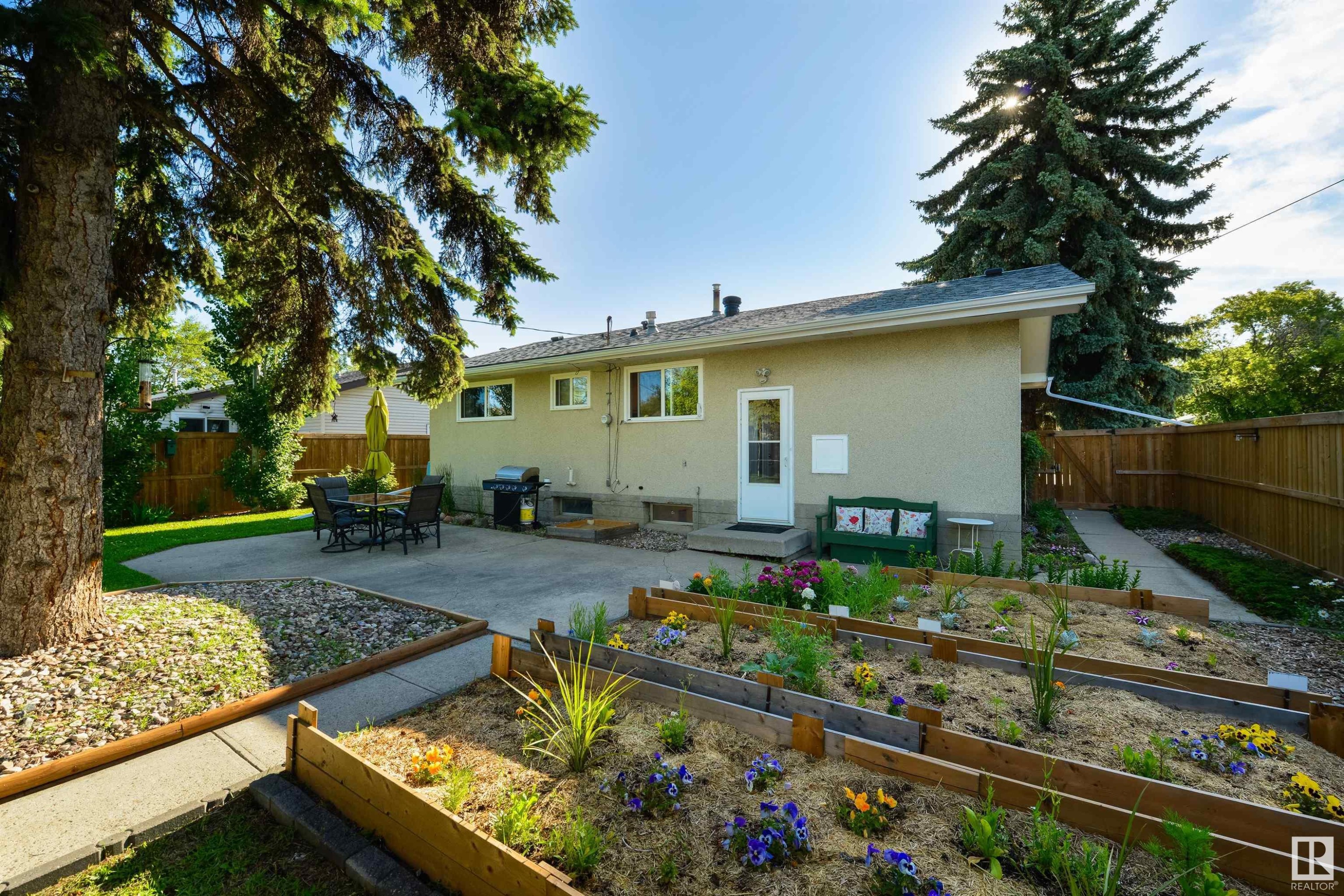 












13408 116 Street

,
Edmonton,




AB
T5E 5J1

