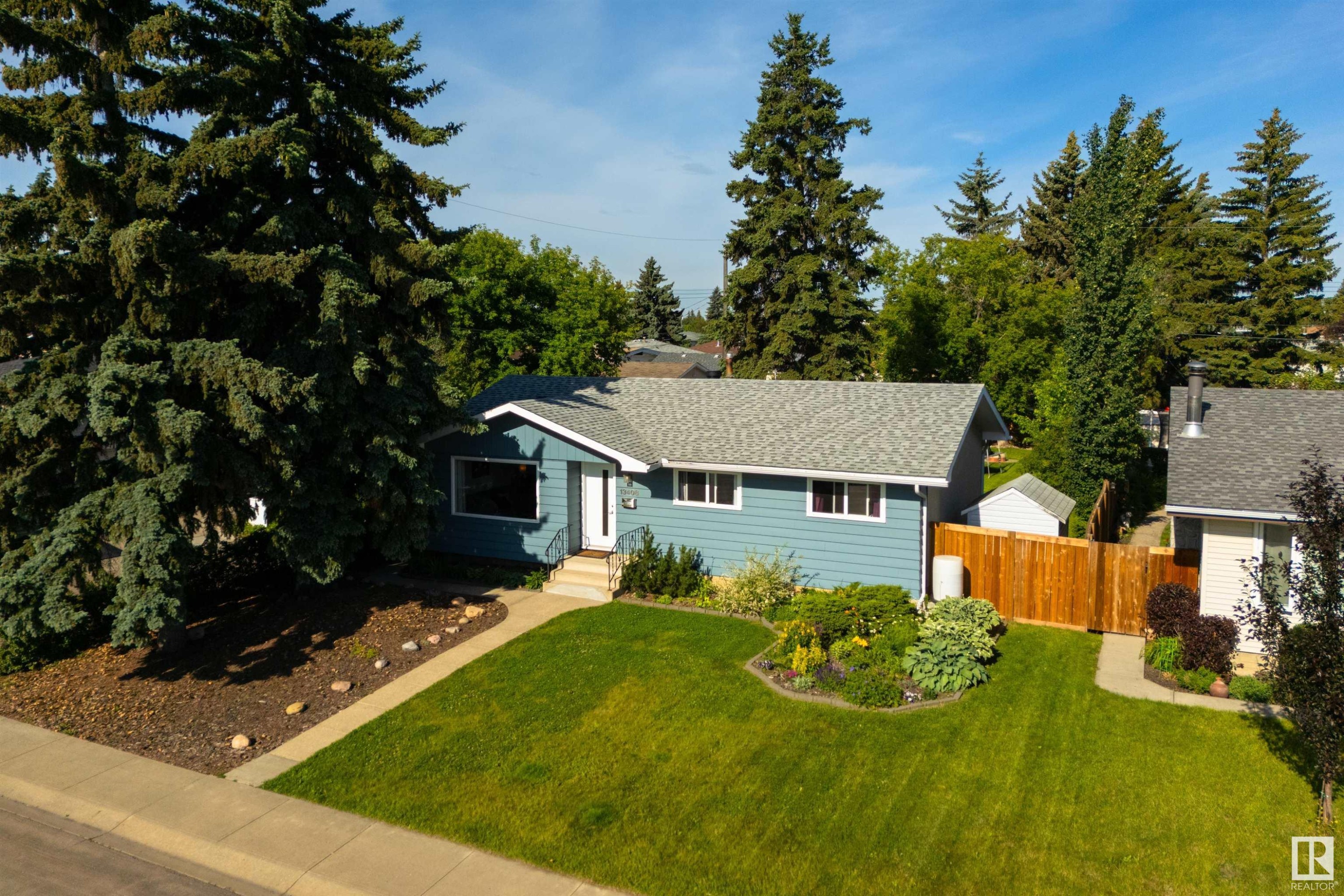 












13408 116 Street

,
Edmonton,




AB
T5E 5J1

