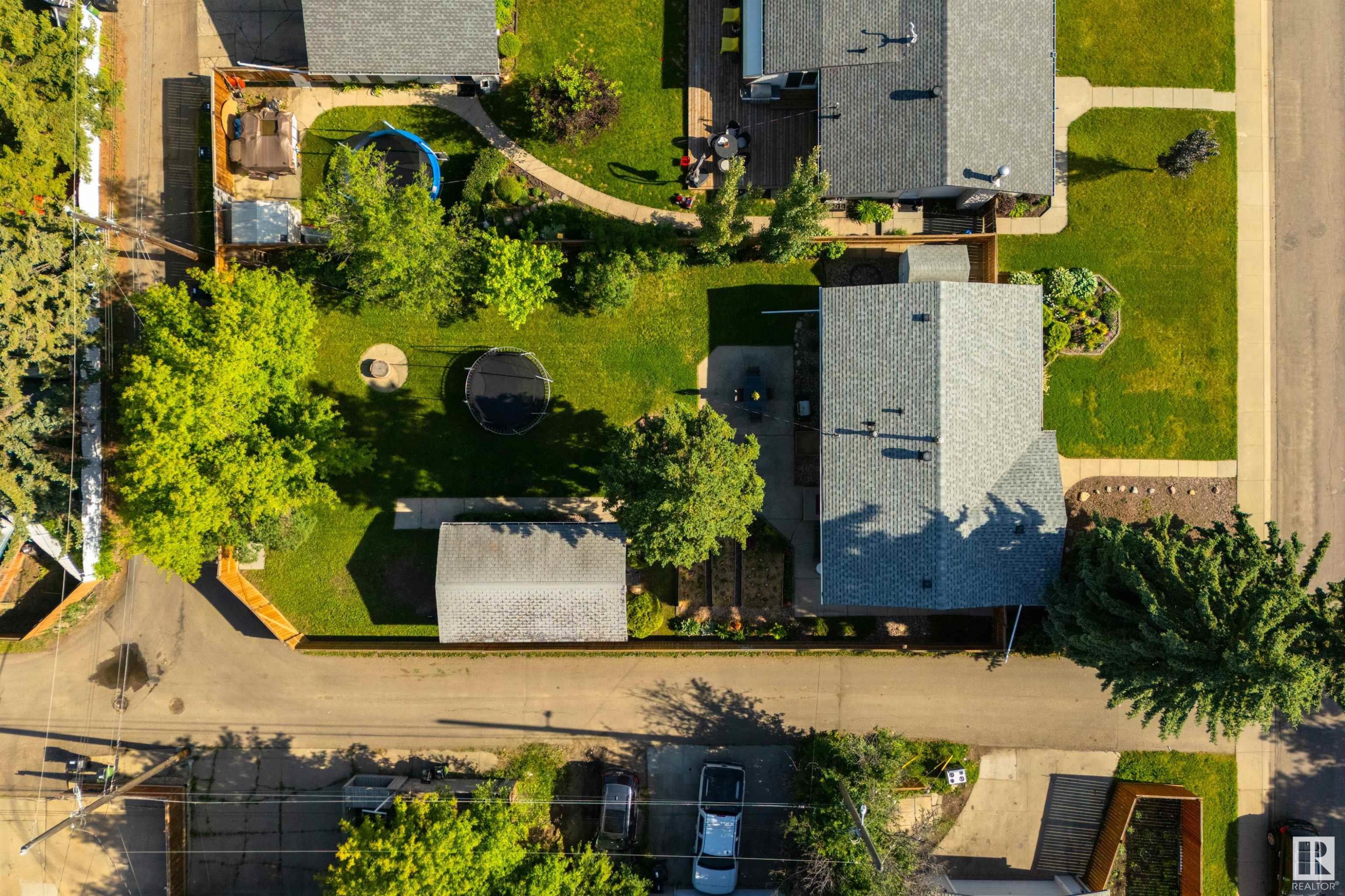












13408 116 Street

,
Edmonton,




AB
T5E 5J1

