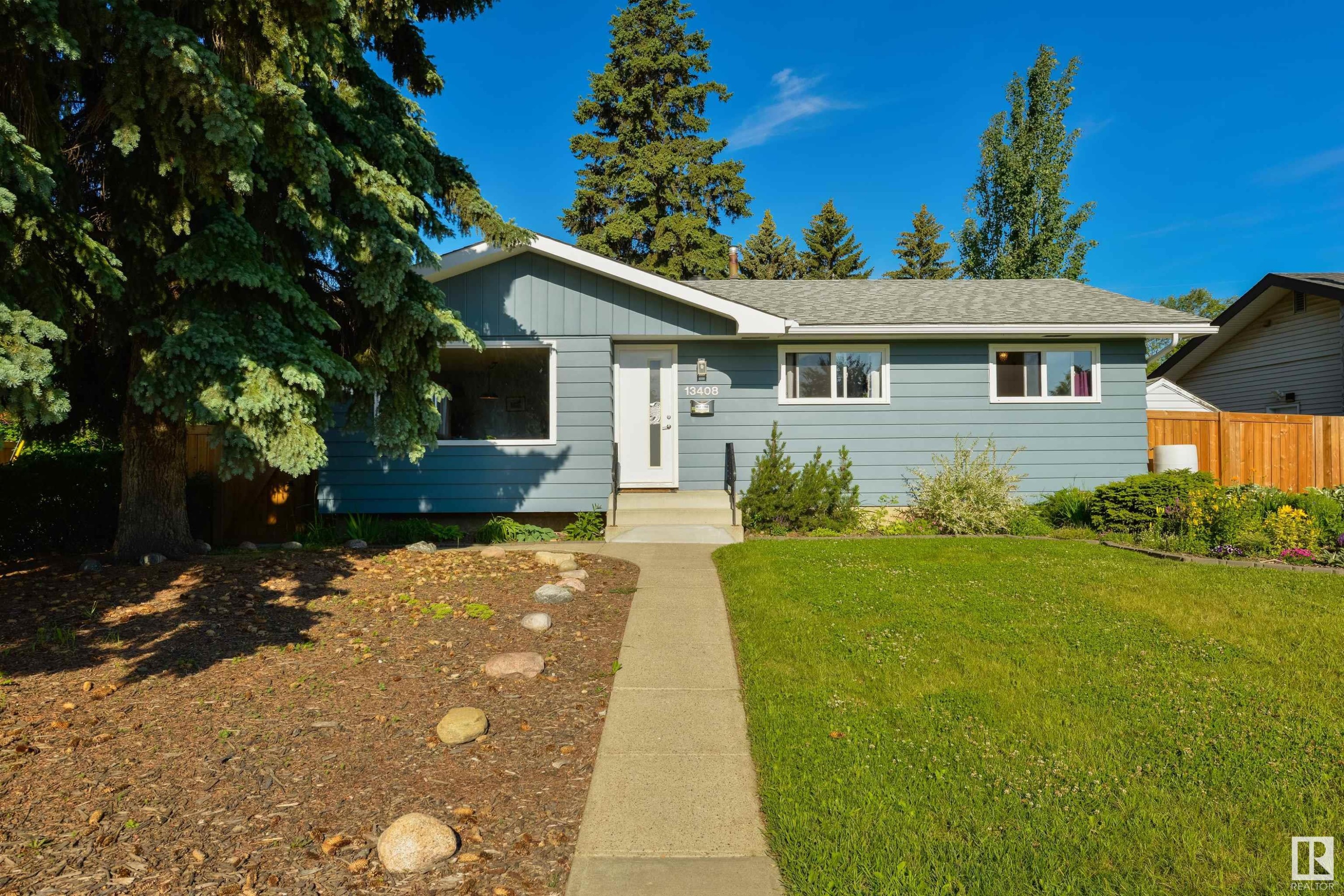 












13408 116 Street

,
Edmonton,




AB
T5E 5J1

