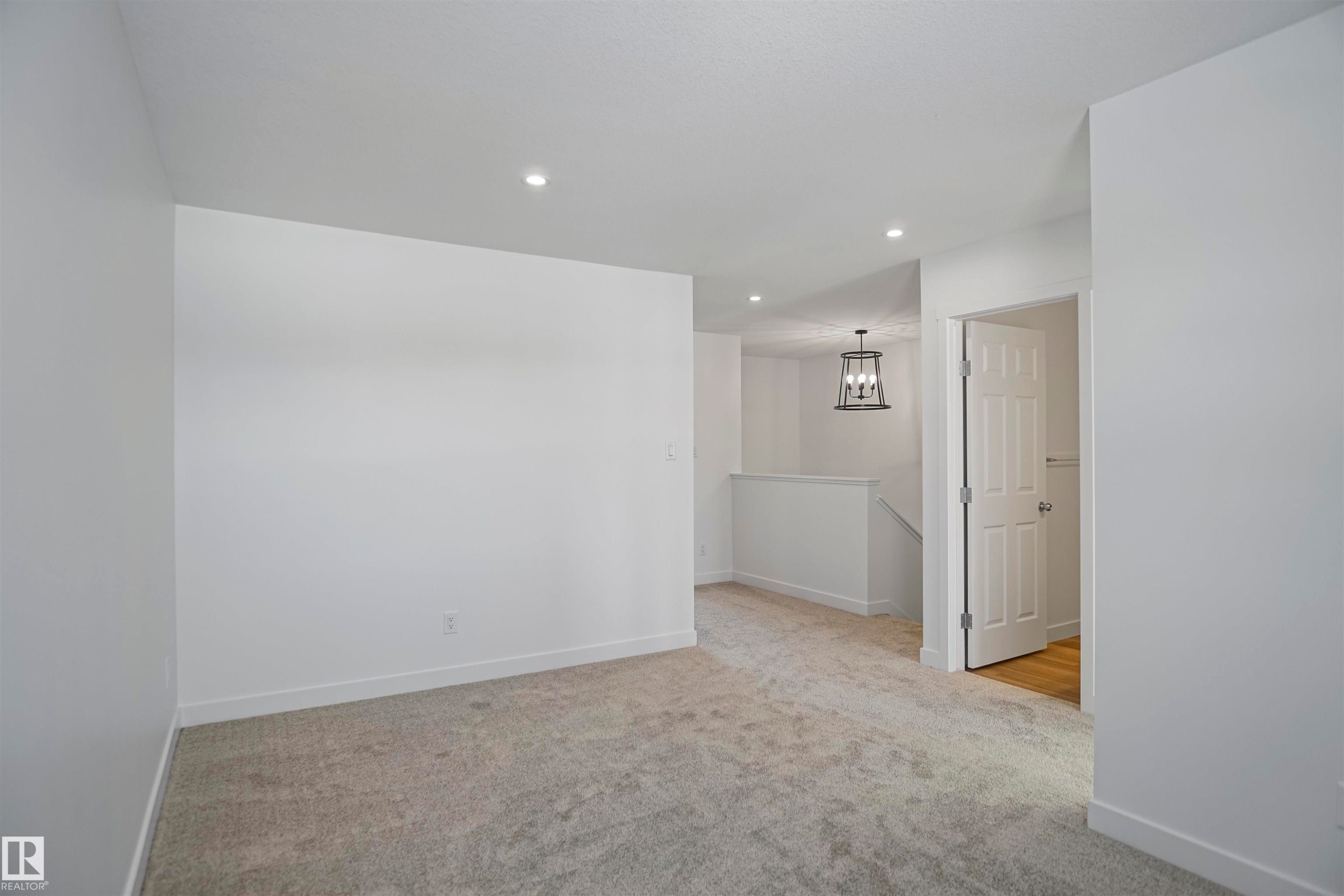 












17920 70 Street

,
Edmonton,




AB
T5Z 0V6


